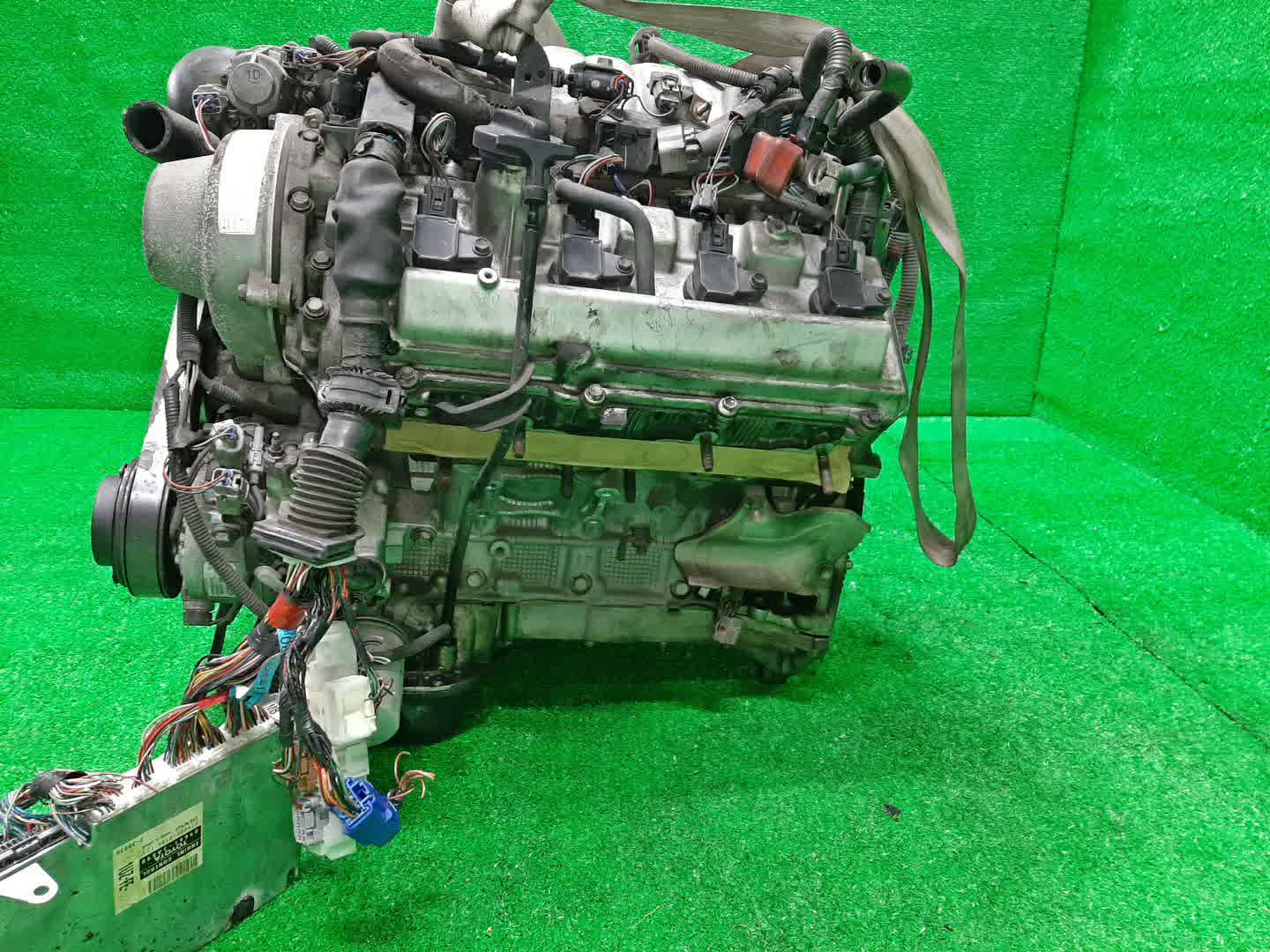 Двигатель TOYOTA CROWN MAJESTA UZS171, UZS175 1UZ-FE VVTI 4 ракурс