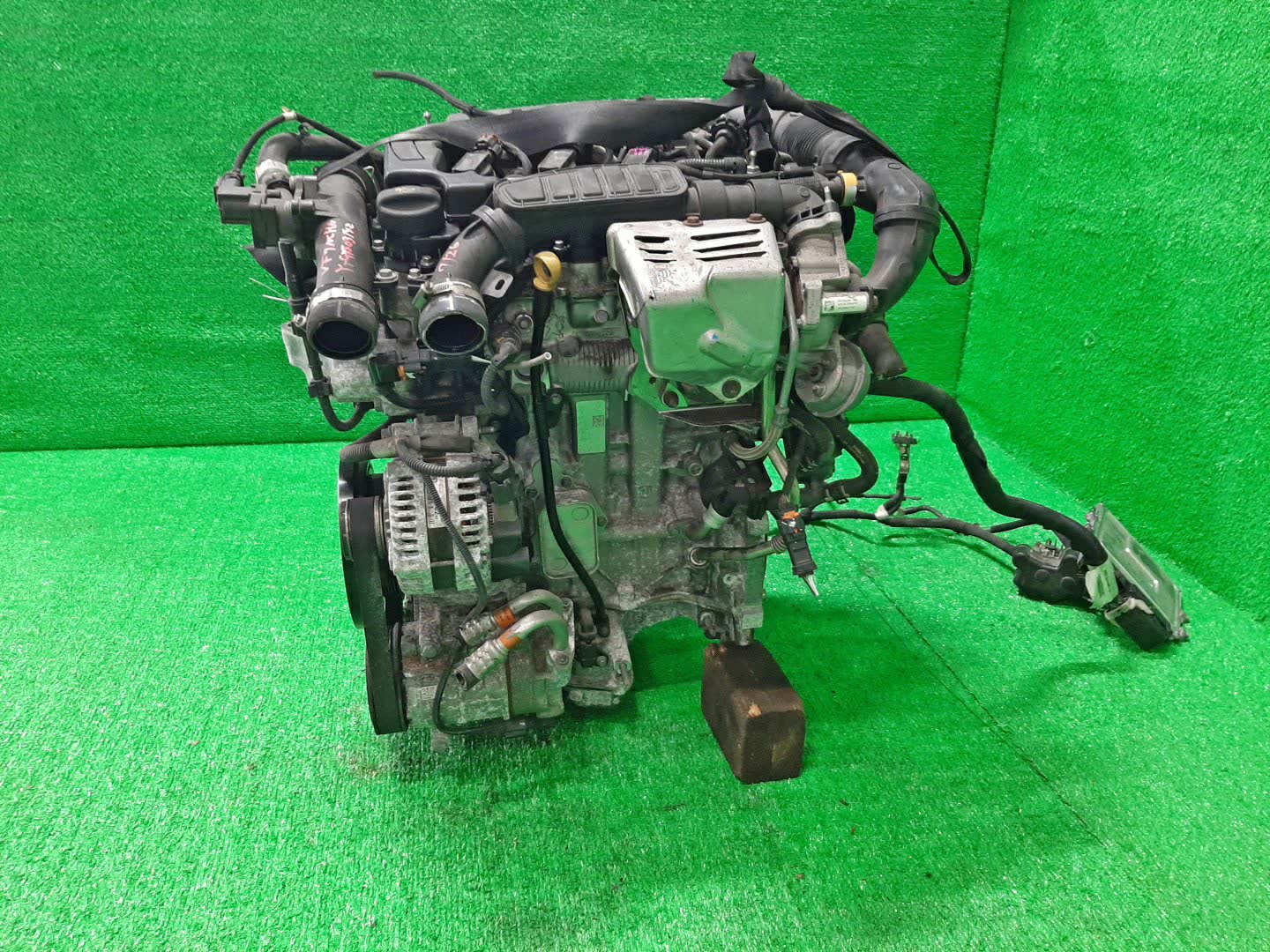 Двигатель CITROEN 2008, 308, C4 PICASSO, C4, 5008 P24, T9, T92, T91, 3D, B7, T8 EB2DTS, HN02 10XT19 4 ракурс