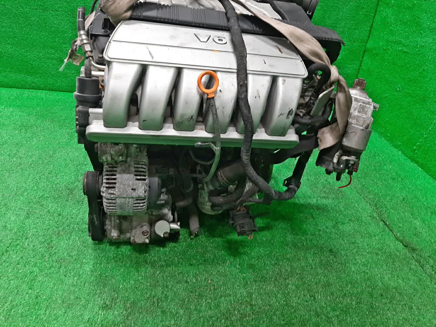 Двигатель VOLKSWAGEN PASSAT B6, 3C5 AXZ 005236 3 ракурс