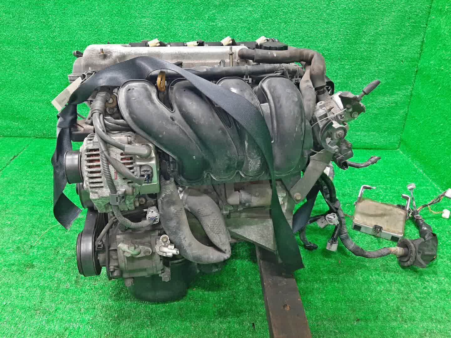 Двигатель TOYOTA COROLLA SPACIO ZZE122N 1ZZ-FE MEX 3 ракурс