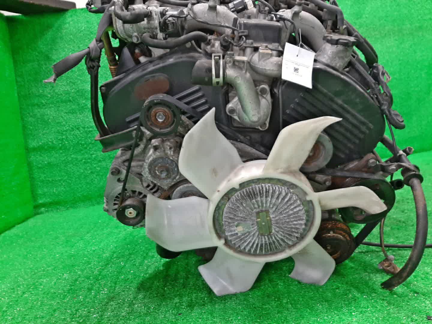 Двигатель MITSUBISHI PAJERO V75W, V65W 6G74 MD367152 2 ракурс