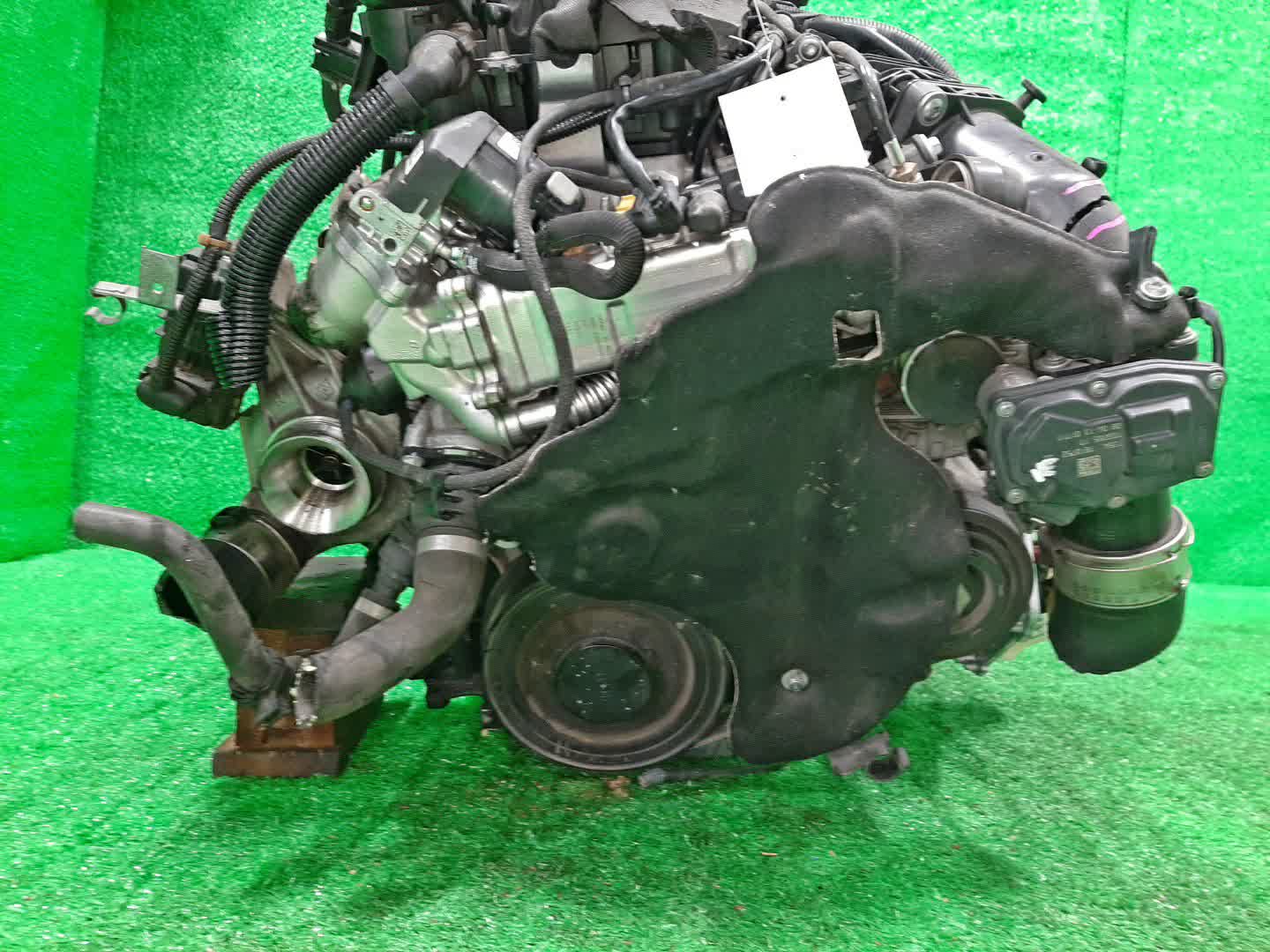 Двигатель BMW 320d, 523d, 5-Series, 3-Series F30, F31, F11, F10, FW20, MX20 N47D20C 84268498 2 ракурс