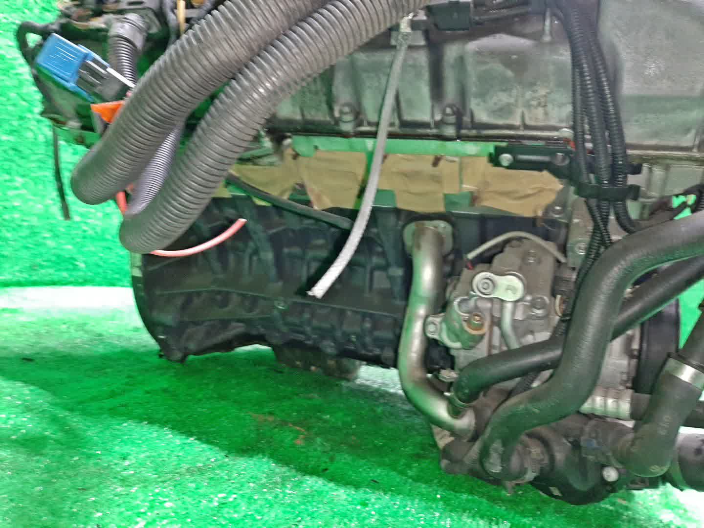 Двигатель BMW 5-Series, 3-Series, X3, 323i, 325i, 525i E61, E60, E90, E91, E93, E92, E83 N52B25AF N52B25AF 3 ракурс