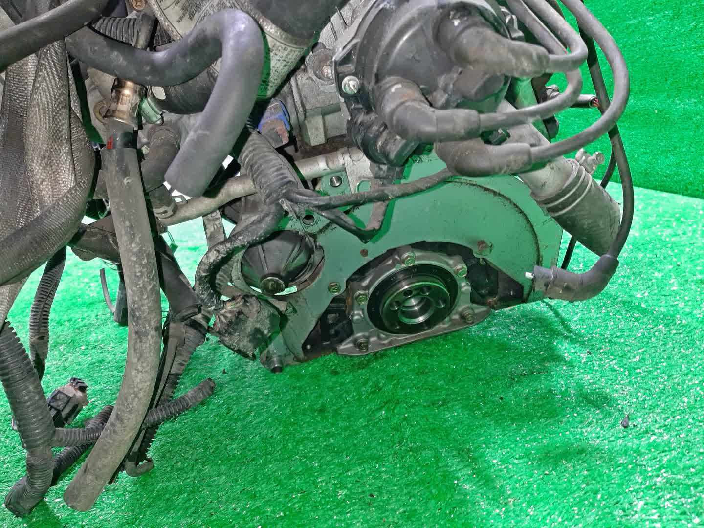 Двигатель MITSUBISHI LANCER CB2A 4G15 MVV 5 ракурс Двигатель MITSUBISHI LANCER CB2A 4G15 MVV 5 ракурс