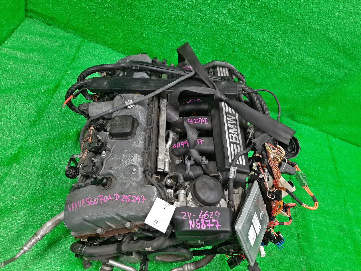 Двигатель BMW 5-Series, 3-Series, 323i, 325i, 525i E61, E60, E90, E91, E93, E92 N52B25AE N52B25AE 1 ракурс