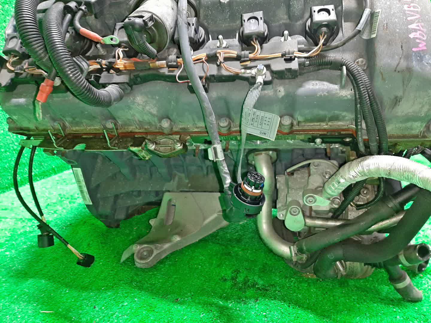 Двигатель BMW 5-Series, 3-Series, 323i, 325i, 525i E61, E60, E90, E91, E93, E92 N52B25AE N52B25AE 3 ракурс