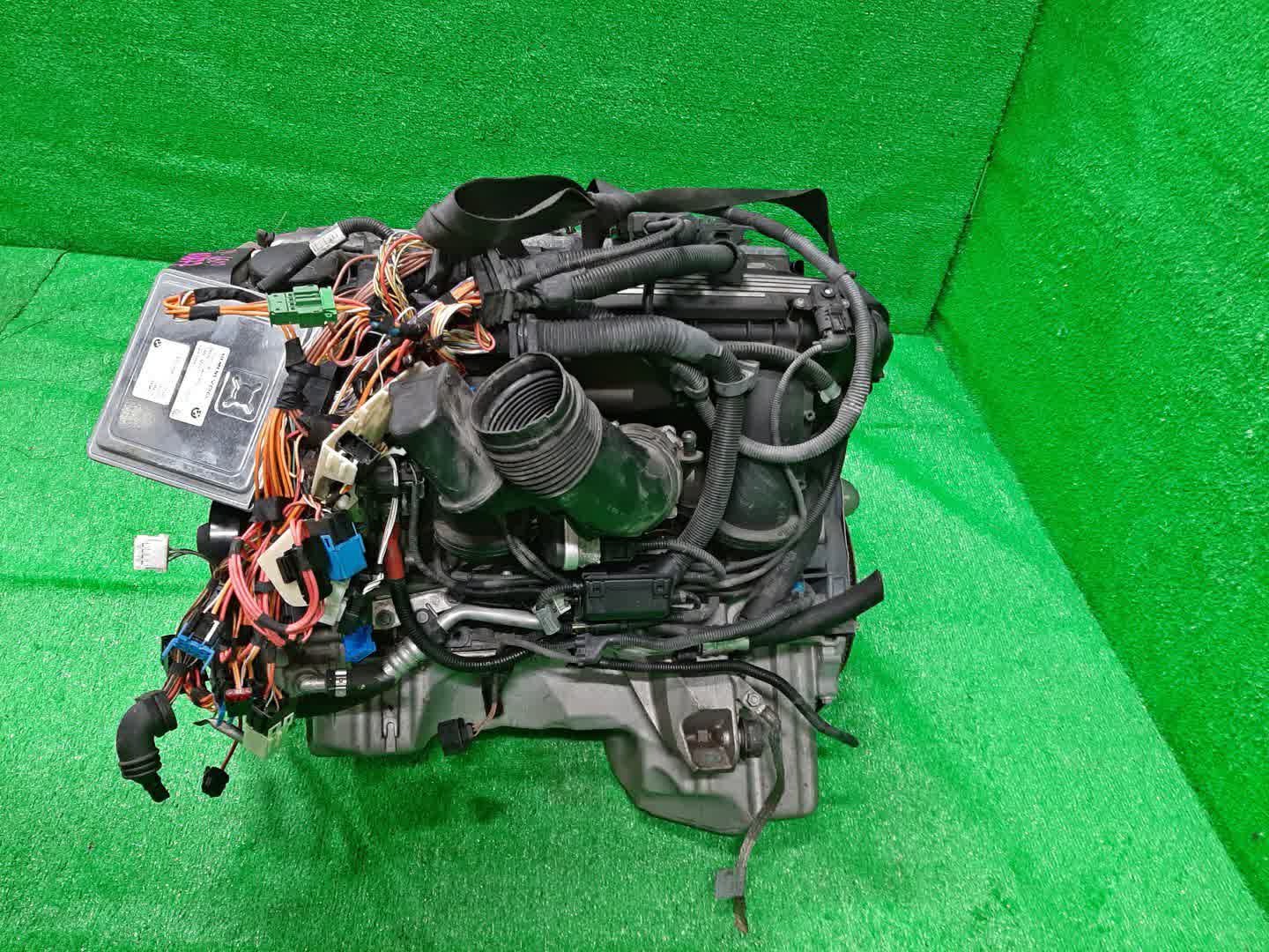 Двигатель BMW 5-Series, 3-Series, 323i, 325i, 525i E61, E60, E90, E91, E93, E92 N52B25AE N52B25AE 4 ракурс
