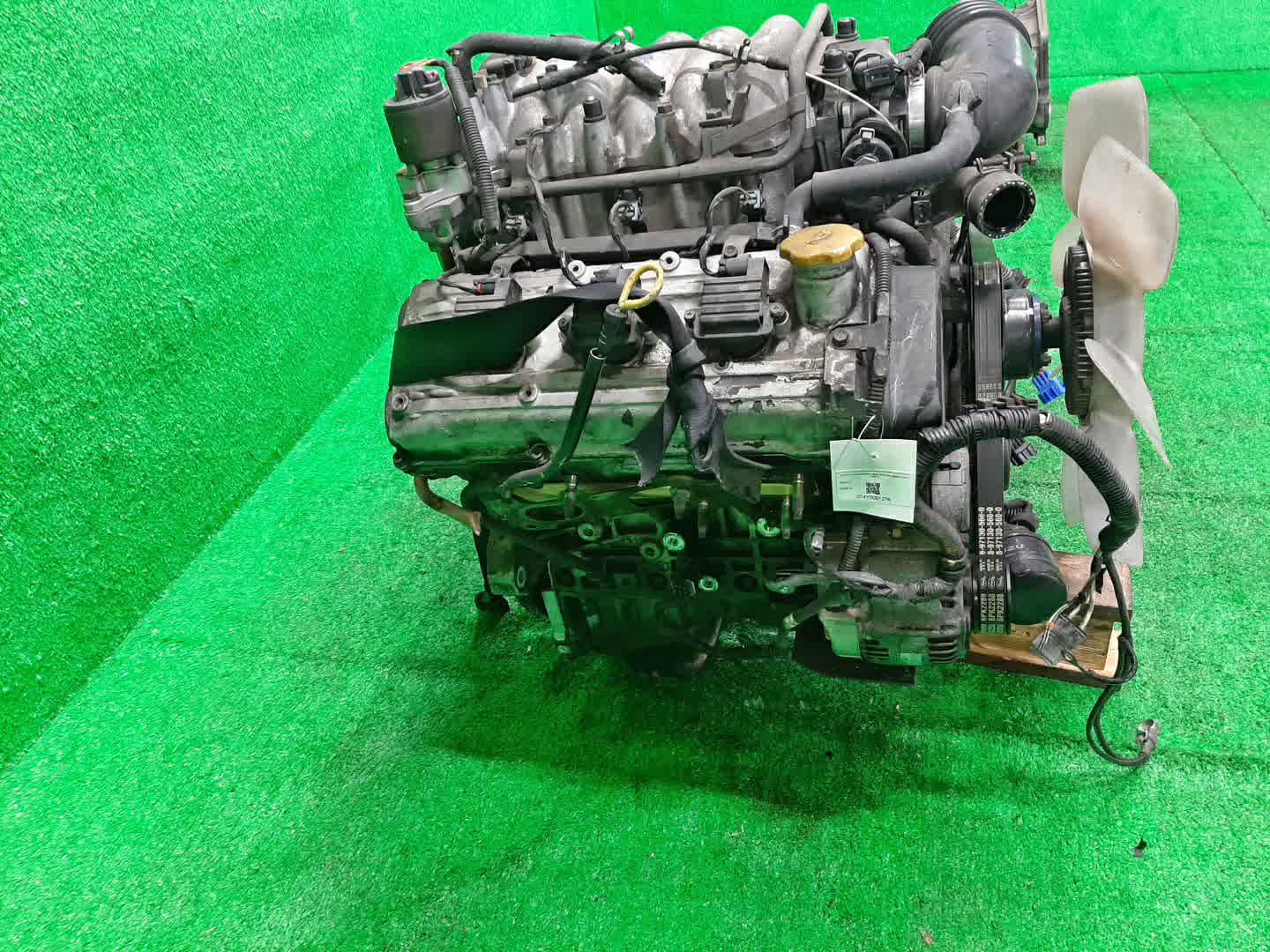Двигатель ISUZU BIGHORN UBS26GW 6VE1 023618 3 ракурс