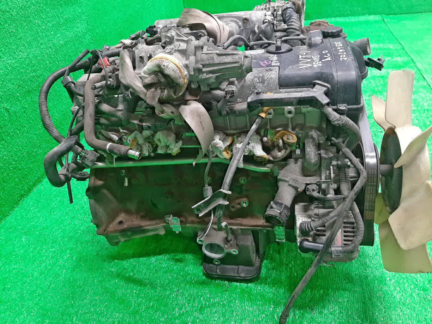 Двигатель TOYOTA MARK II BLIT, MARK II JZX115W, JZX115 1JZ-GE VVTI 3 ракурс