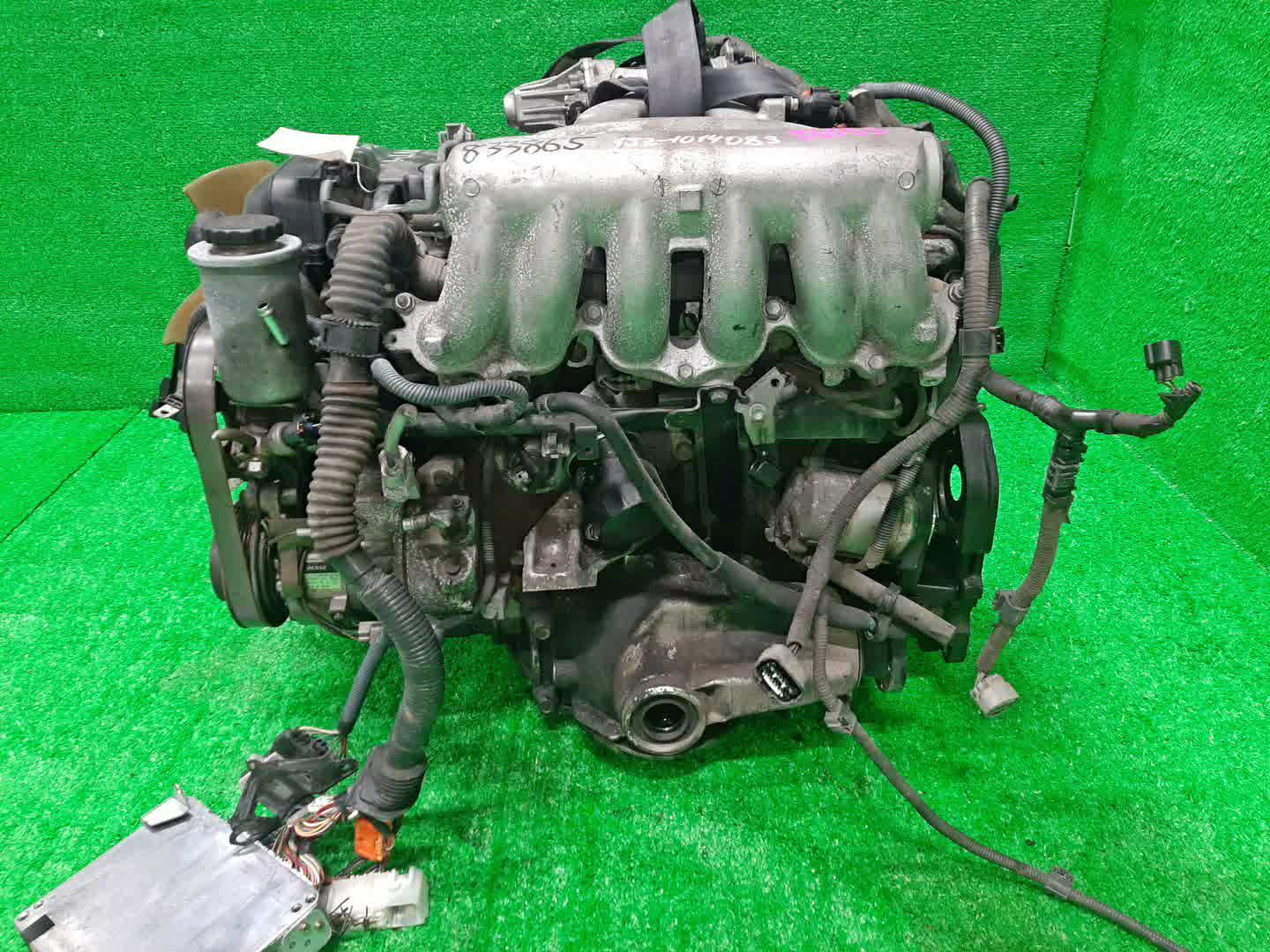 Двигатель TOYOTA CROWN JZS173 1JZ-GE VVTI 4 ракурс