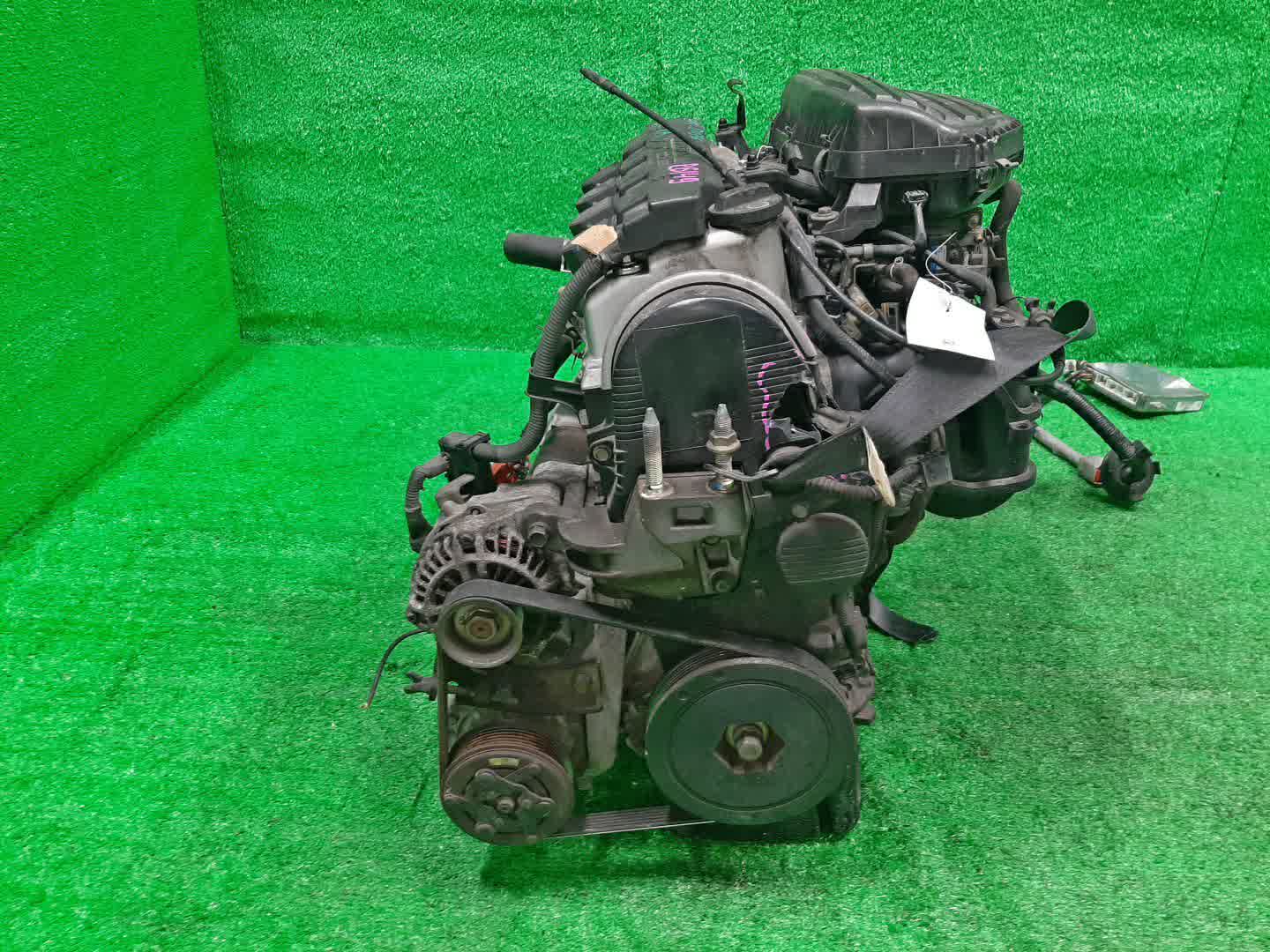 Двигатель HONDA CIVIC, STREAM, EDIX, CIVIC FERIO EU3, ES3, EU4, ET2, EN2, RN2, RN1, BE1, BE2 D17A 1302413 2 ракурс
