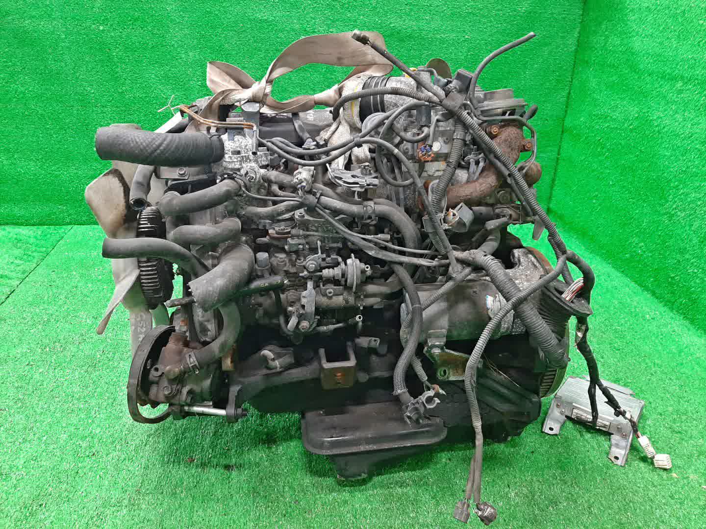Двигатель TOYOTA HILUX LN172 5L 5319238 4 ракурс