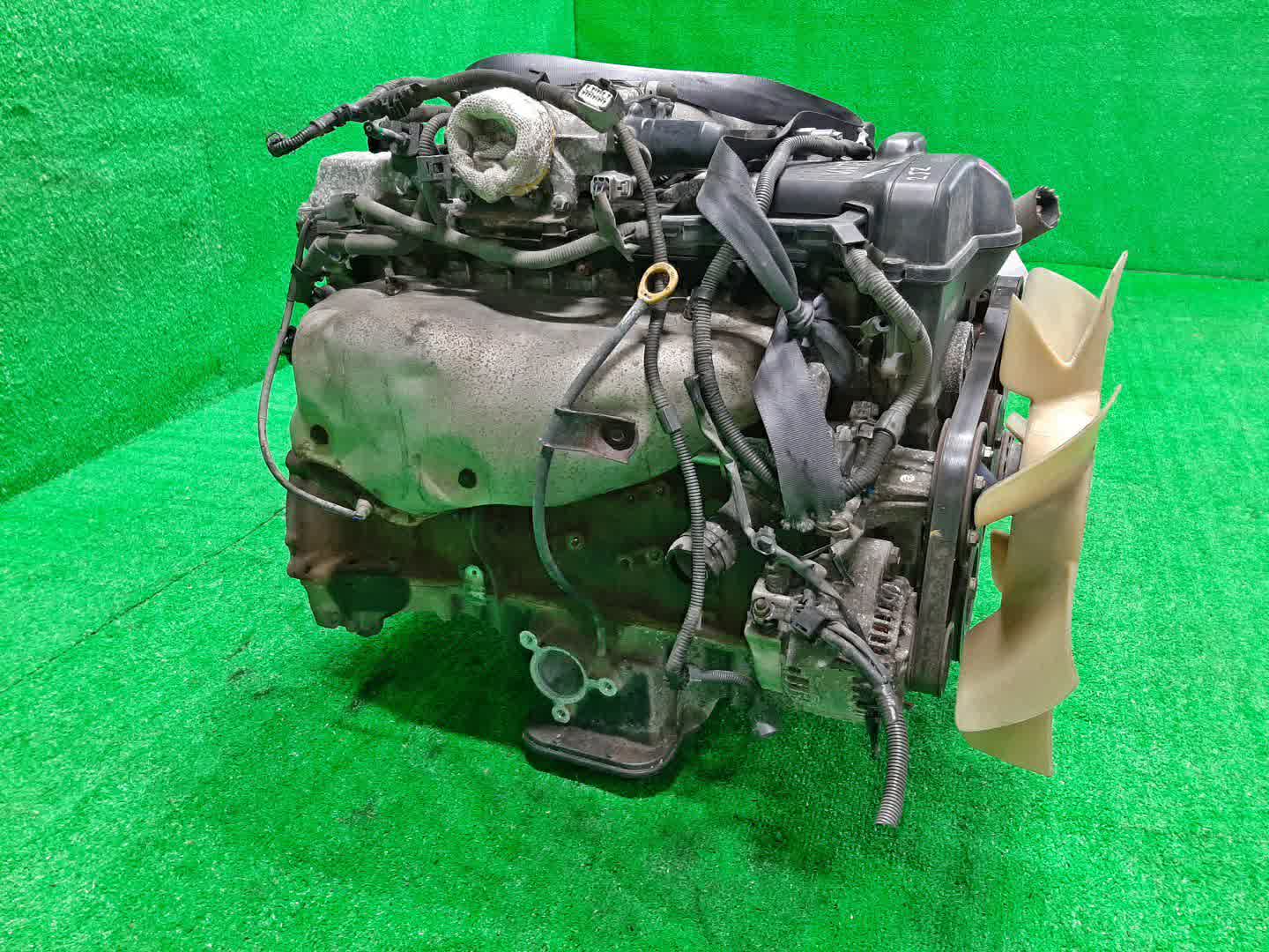 Двигатель TOYOTA CROWN JZS157 2JZ-GE VVTI 3 ракурс