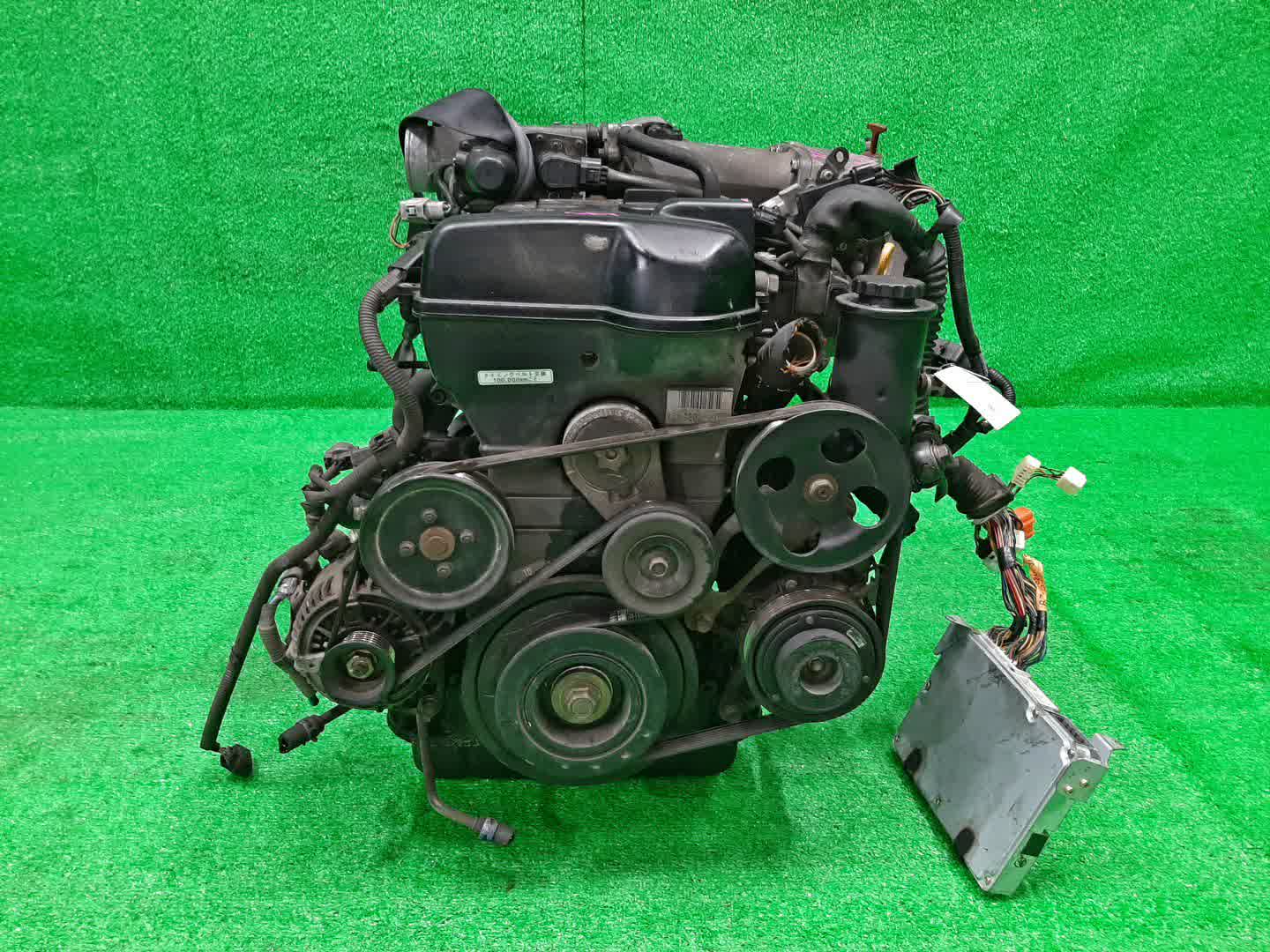 Двигатель TOYOTA ARISTO JZS160 2JZ-GE SET 2 ракурс