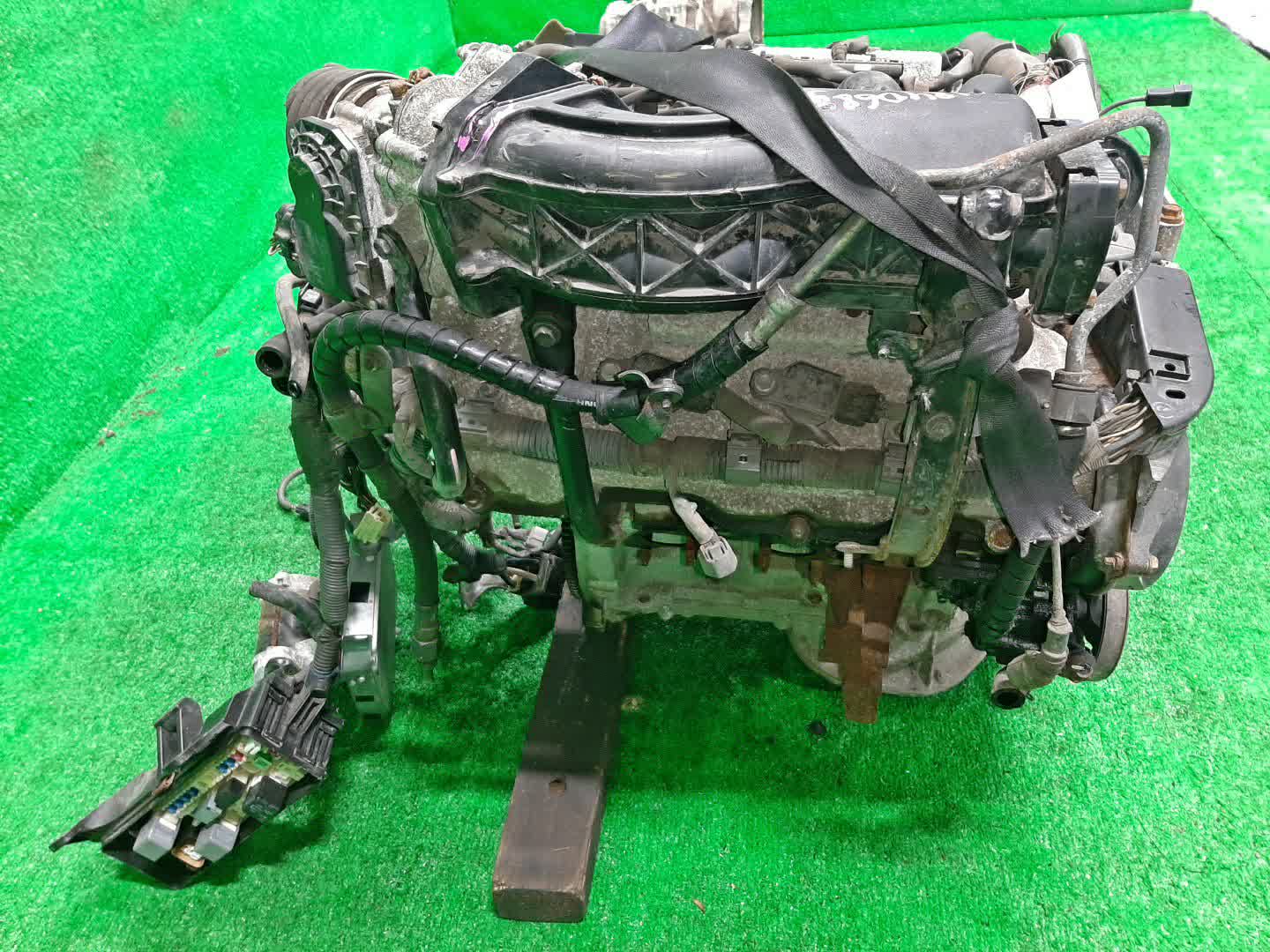 Двигатель TOYOTA ALPHARD MNH15W 1MZ-FE 2MOD 4 ракурс Двигатель TOYOTA ALPHARD MNH15W 1MZ-FE 2MOD 4 ракурс