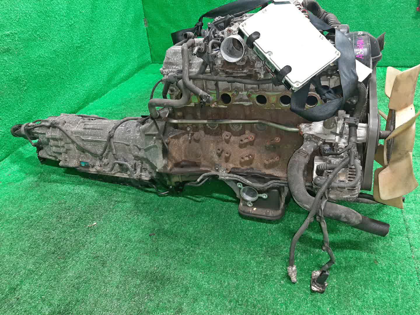 Двигатель TOYOTA CROWN JZS179 2JZ-GE SET 4 ракурс