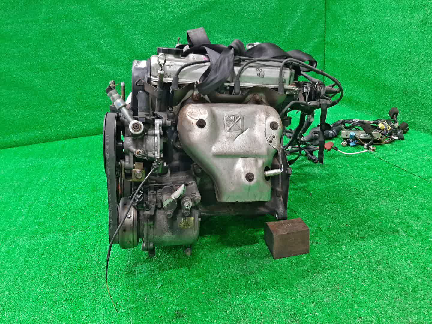 Двигатель MITSUBISHI LANCER, MIRAGE CK1A, CJ1A 4G13 SD0766 4 ракурс Двигатель MITSUBISHI LANCER, MIRAGE CK1A, CJ1A 4G13 SD0766 4 ракурс