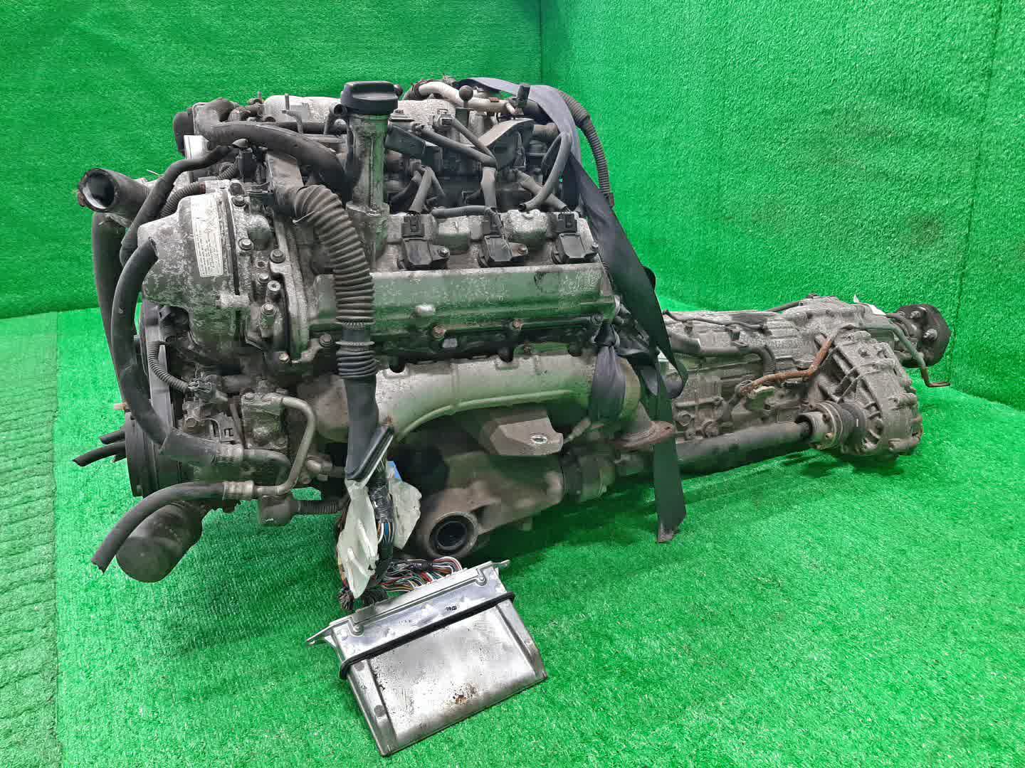 Двигатель TOYOTA CROWN MAJESTA UZS187 3UZ-FE SET 4 ракурс