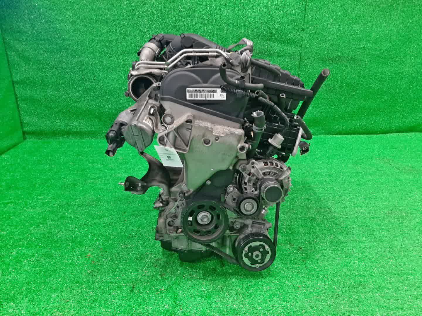 Двигатель VOLKSWAGEN PASSAT, POLO 3G2, 3G5, 3CCZE, 6R1CZE, 6R1 CZEA, CZE 148112 2 ракурс