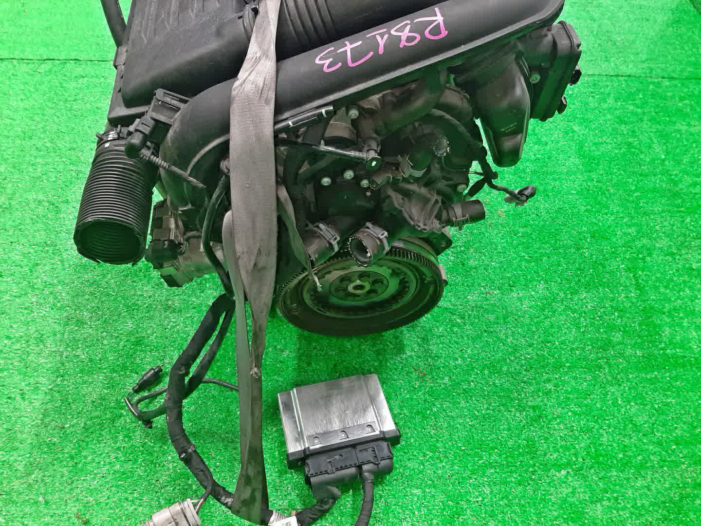 Двигатель VOLKSWAGEN PASSAT, POLO 3G2, 3G5, 3CCZE, 6R1CZE, 6R1 CZEA, CZE 148112 5 ракурс