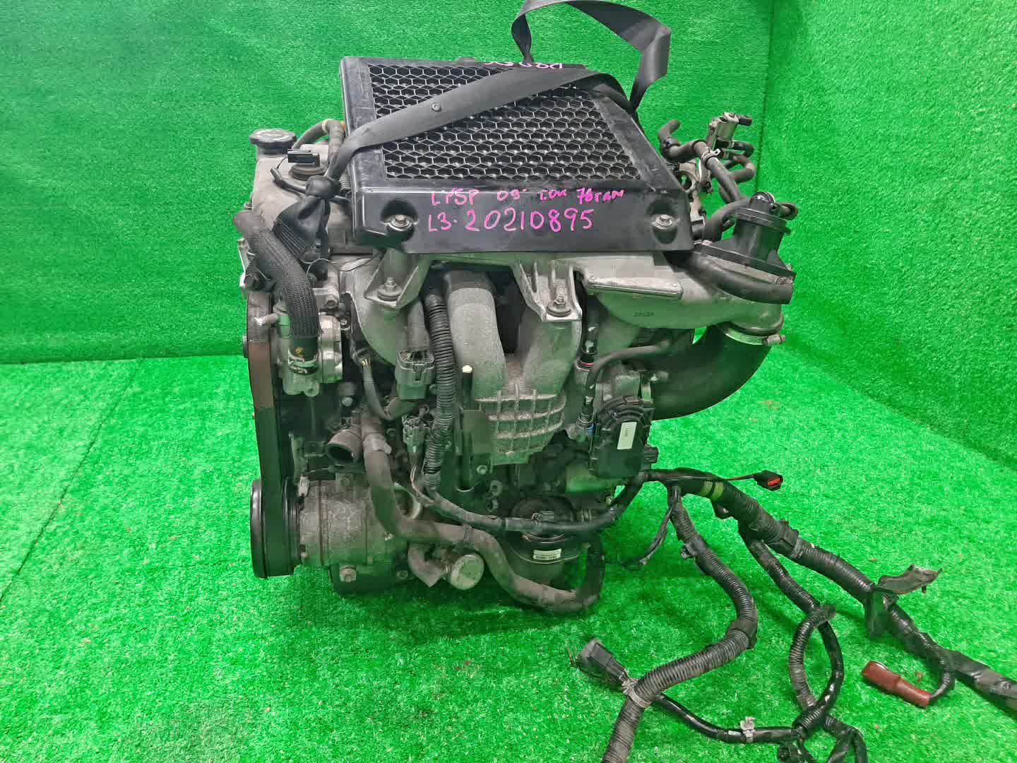 Двигатель MAZDA MPV LY3P L3-VDT 2WD 4 ракурс