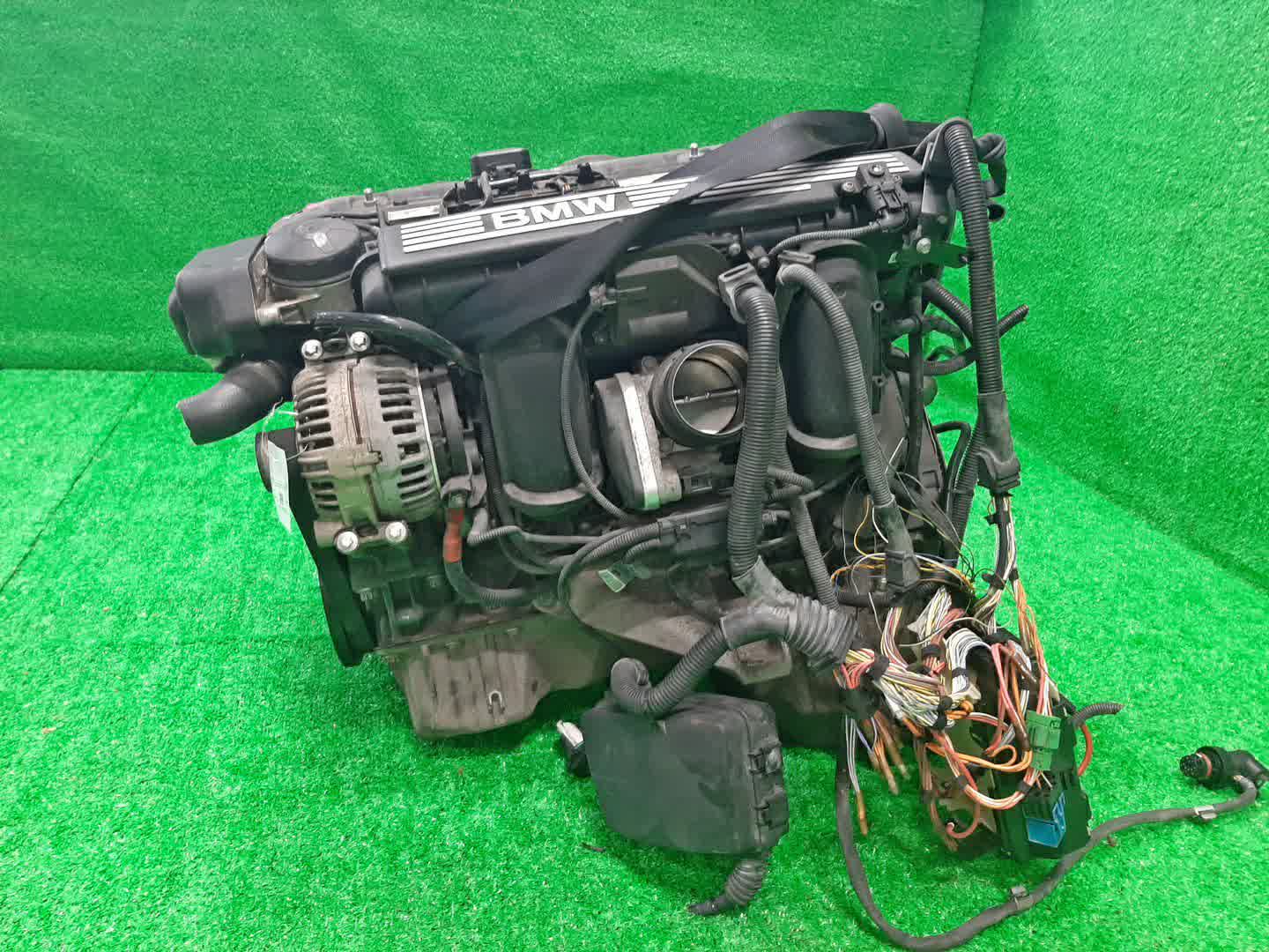 Двигатель BMW Z4 E85 N52B25A N52B25AE 4 ракурс