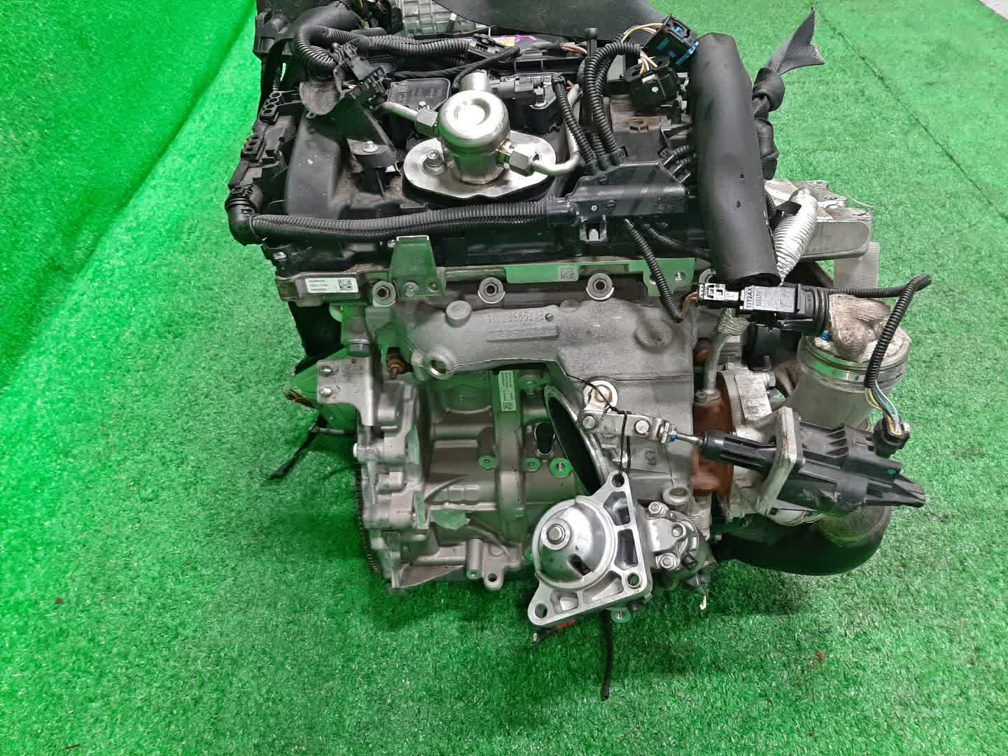 Двигатель MINI CABRIO, HATCH F57, F55, F56 B38A12A B38A12A 3 ракурс