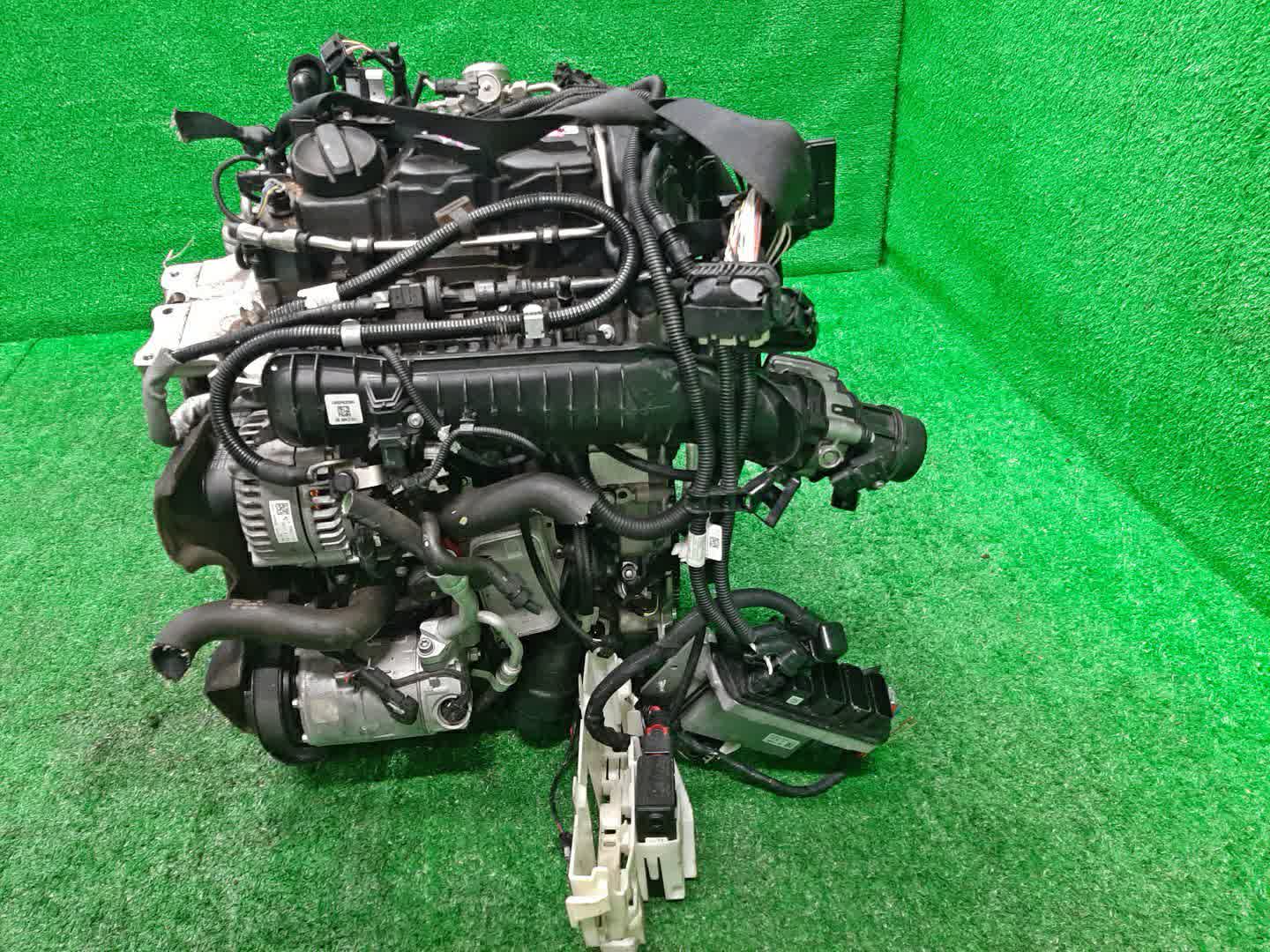 Двигатель MINI CABRIO, HATCH F57, F55, F56 B38A12A B38A12A 4 ракурс