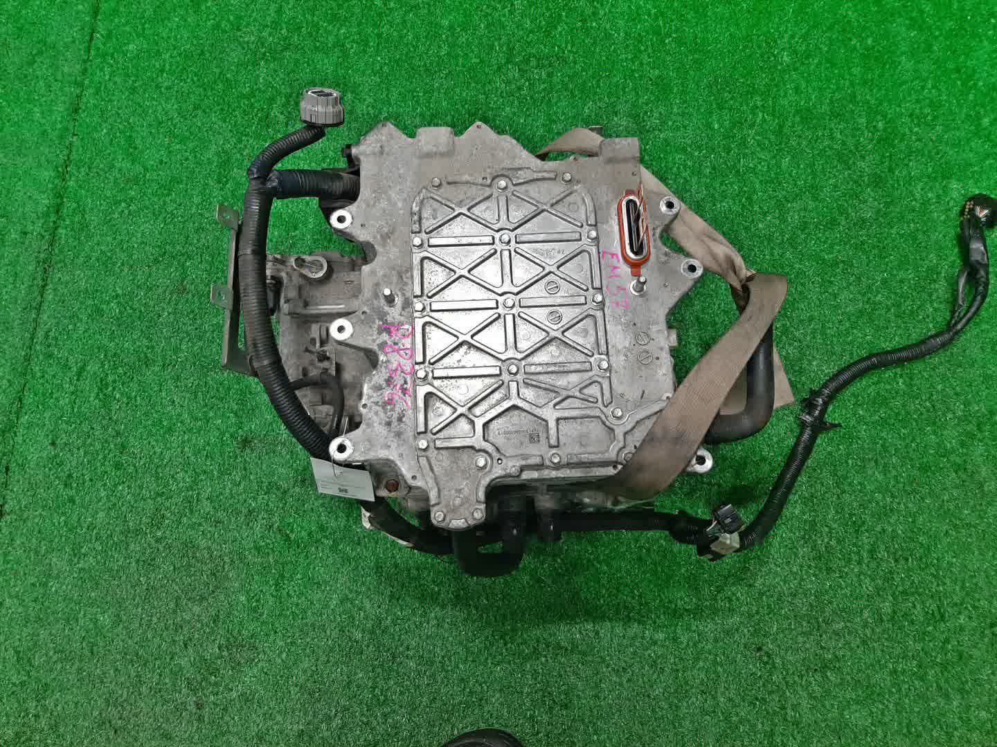 Двигатель NISSAN LEAF AZE0 EM57 026491A 1 ракурс