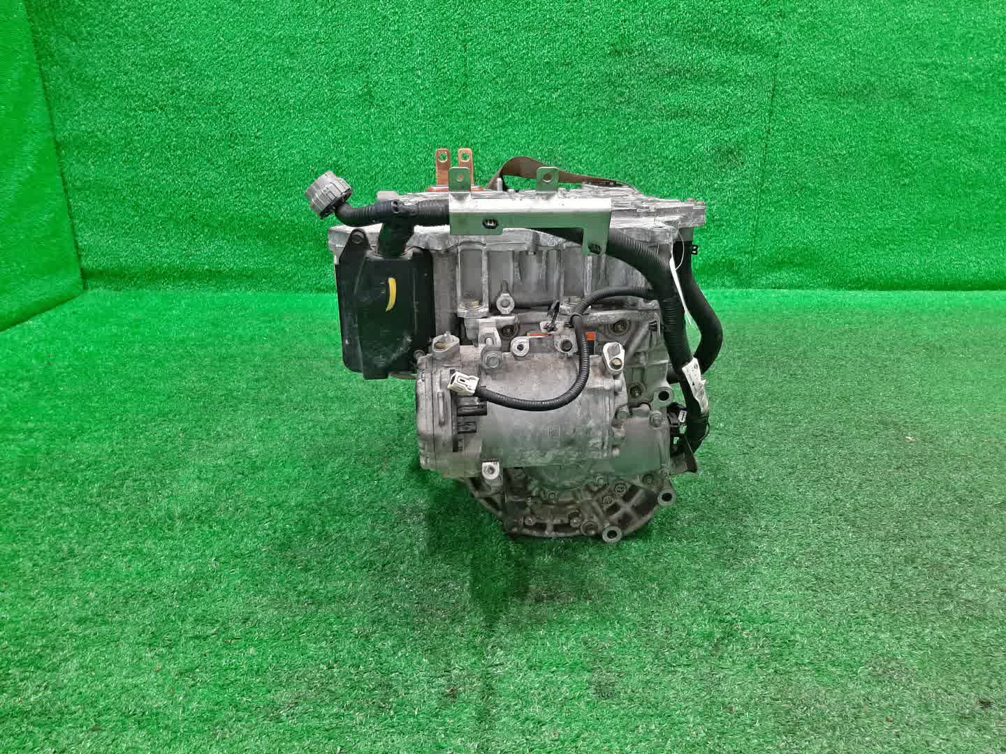 Двигатель NISSAN LEAF AZE0 EM57 026491A 2 ракурс