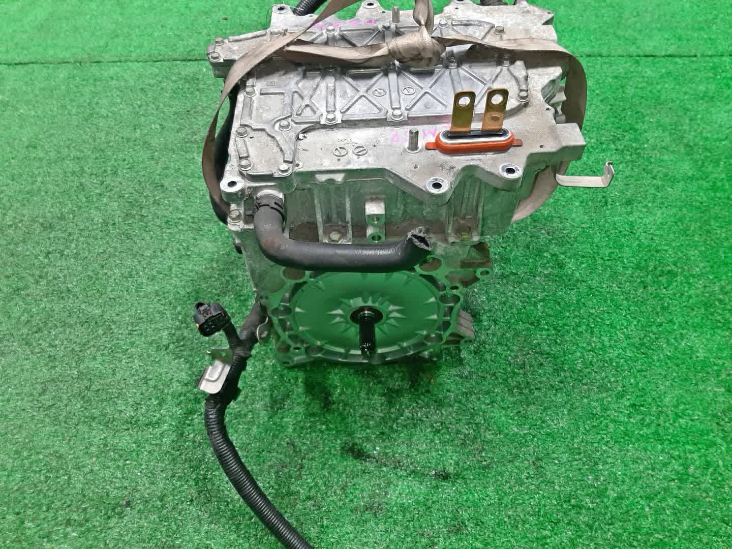 Двигатель NISSAN LEAF AZE0 EM57 026491A 5 ракурс