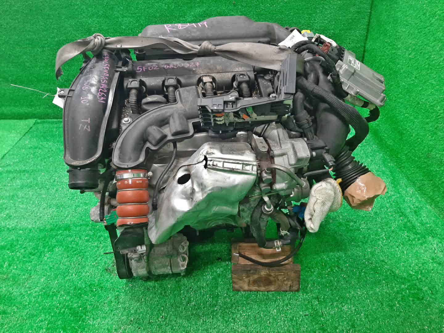 Двигатель PEUGEOT C5, DS5, RCZ, 308, DS4, C4, 3008, 5008, 508 RD, K, PF2, 4C, 4A, 4E, 4B, T7, S, N, LA, B7, LC, T84, T8, 8D 5F02, EP6CDT EP6CDT 4 ракурс