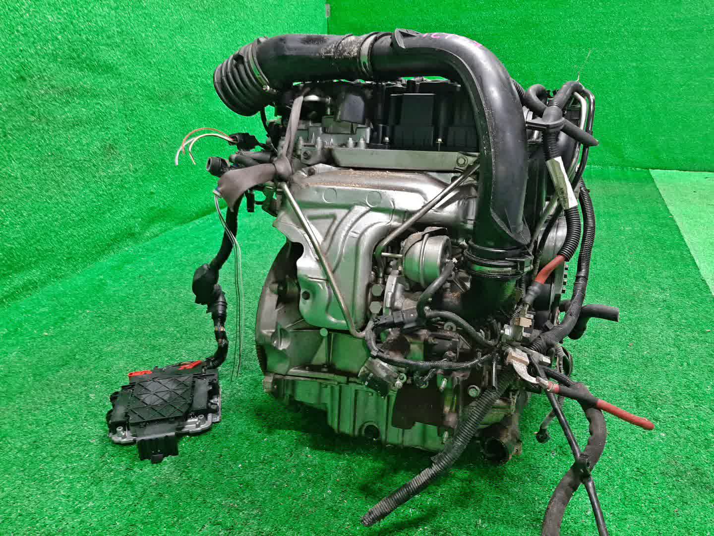 Двигатель VOLVO V60, S60, V40, V70, S80 FW48, FS48, MV48, BW48, AS B4164T 4121136 3 ракурс