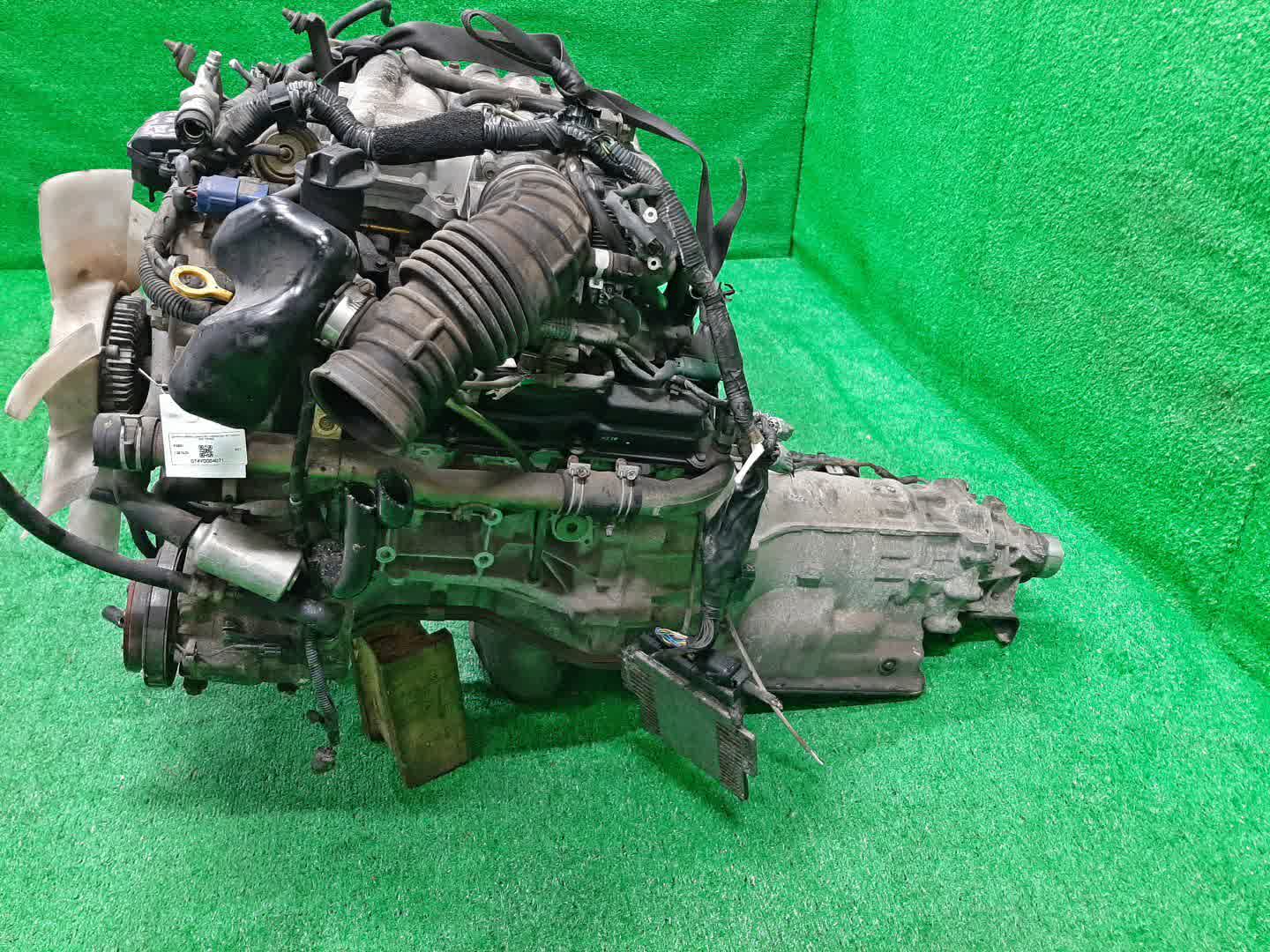 Двигатель NISSAN ELGRAND E51 VQ35DE SET 4 ракурс