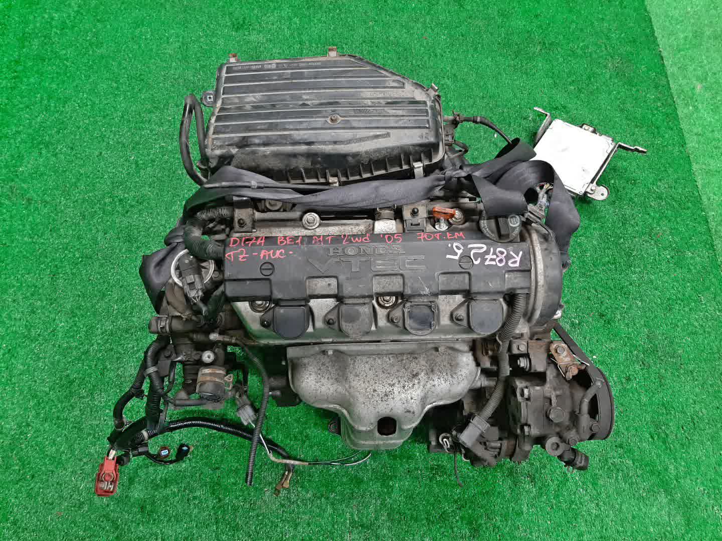 Двигатель HONDA CIVIC, STREAM, EDIX, CIVIC FERIO EU3, ES3, EU4, ET2, EN2, RN2, RN1, BE1, BE2 D17A 4011998 1 ракурс