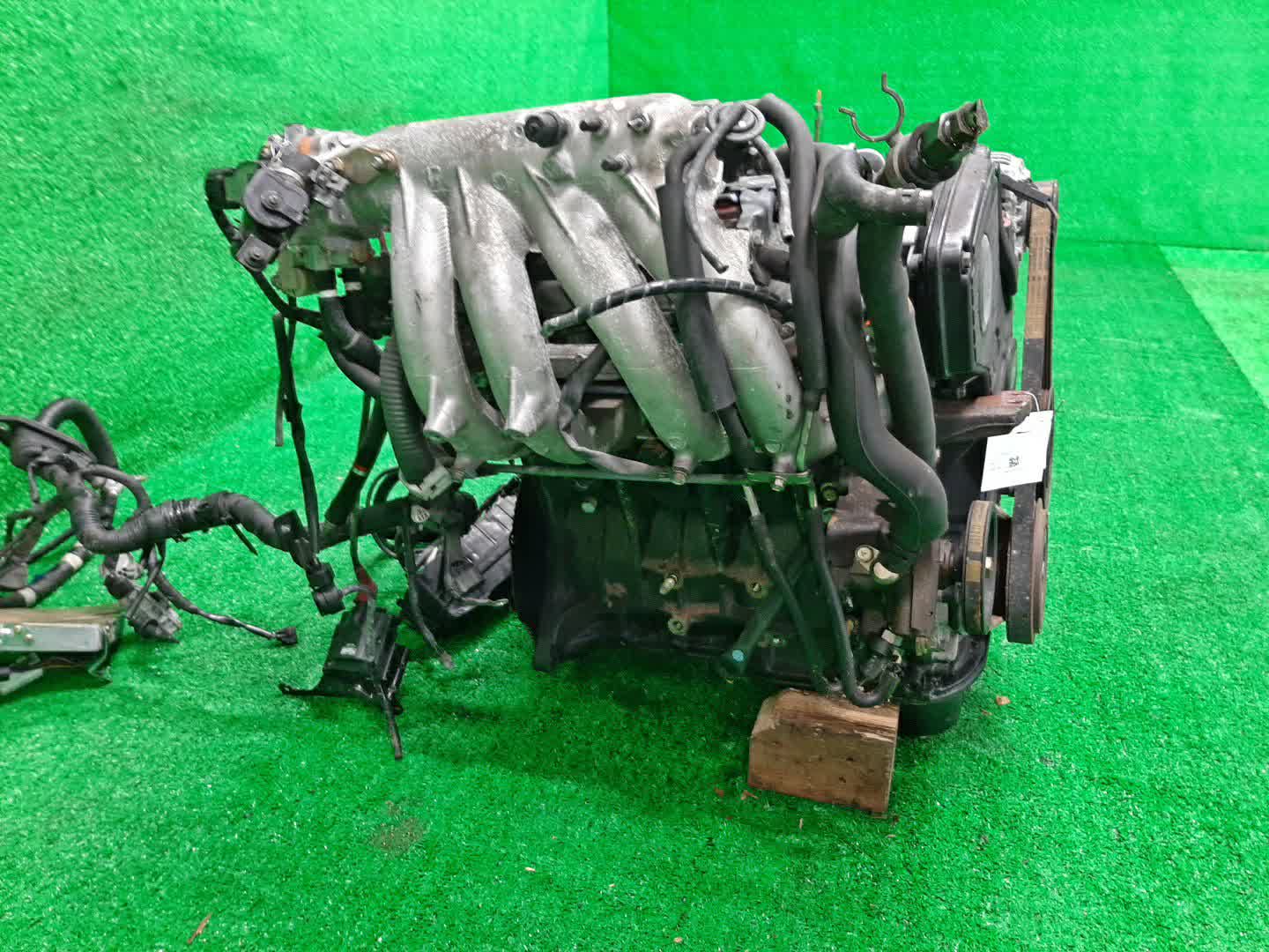 Двигатель TOYOTA CAMRY, CELICA, CORONA EXIV, VISTA, CARINA ED SV32, SV33, ST182, ST183 3S-FE TPAM 3 ракурс
