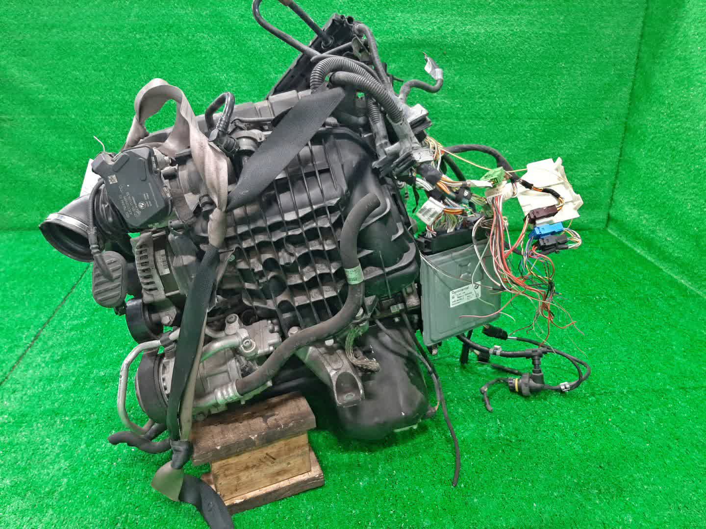 Двигатель BMW 3-Series, 1-Series, 120i, 320i, 318i E90, E91, E93, E92, E87, E88, E82, E81 N43B20AA, N43B20A N43B20AA 3 ракурс