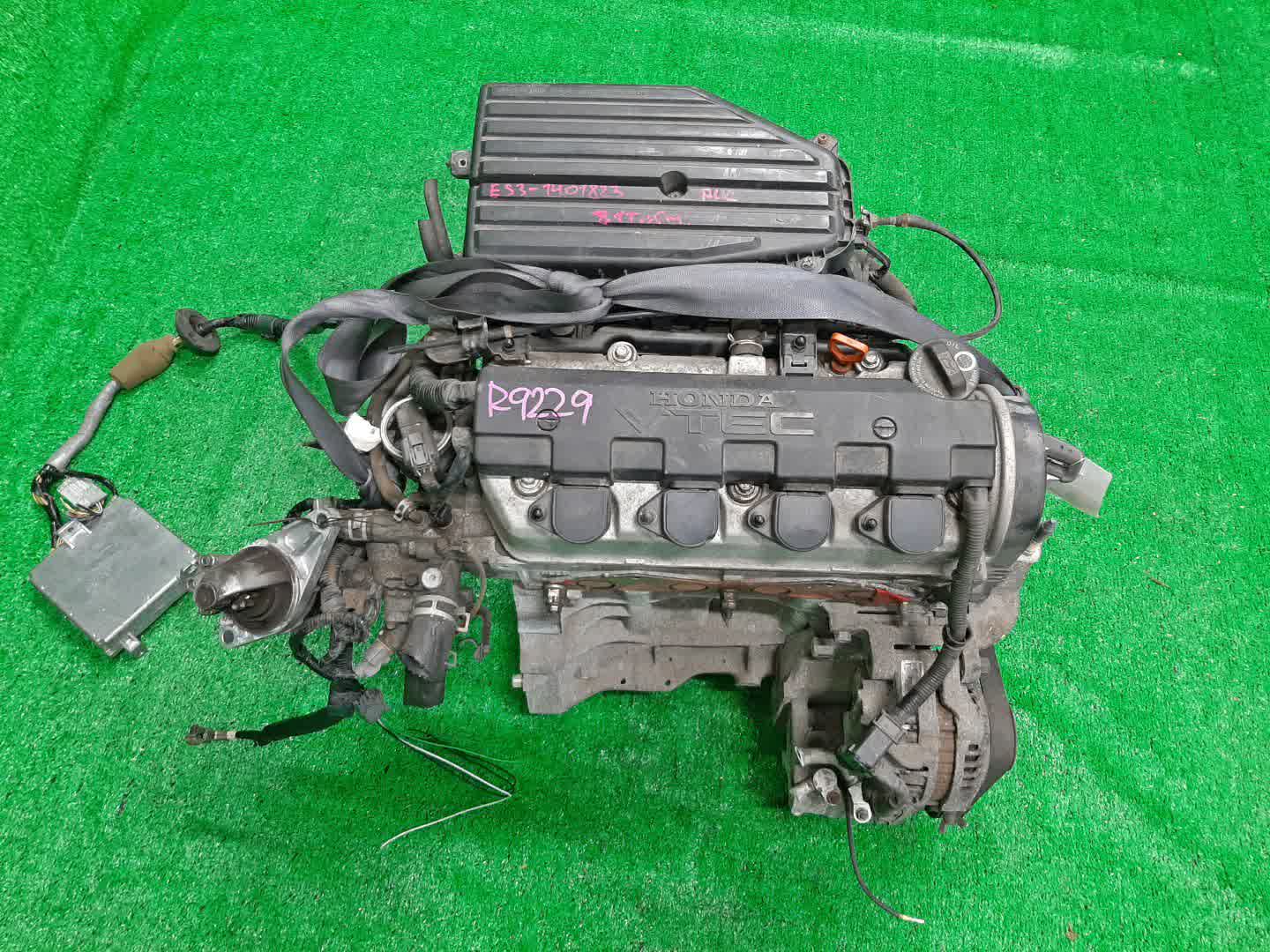 Двигатель HONDA CIVIC, STREAM, EDIX, CIVIC FERIO EU3, ES3, EU4, ET2, EN2, RN2, RN1, BE1, BE2 D17A 1309241 1 ракурс