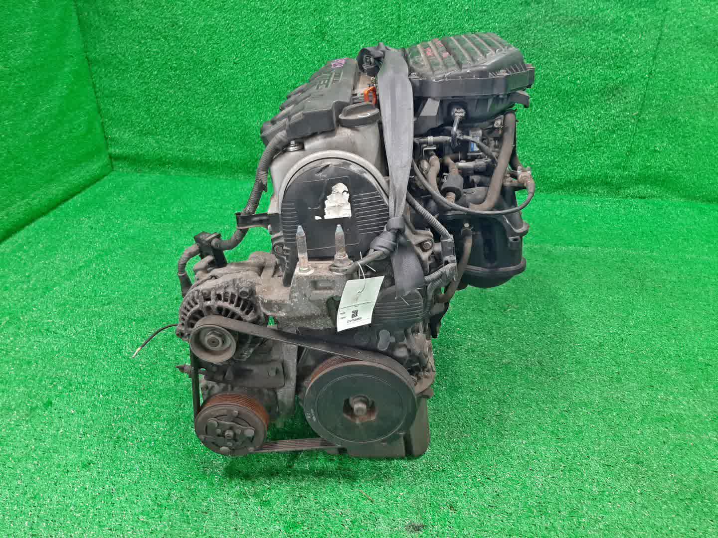 Двигатель HONDA CIVIC, STREAM, EDIX, CIVIC FERIO EU3, ES3, EU4, ET2, EN2, RN2, RN1, BE1, BE2 D17A 1309241 2 ракурс