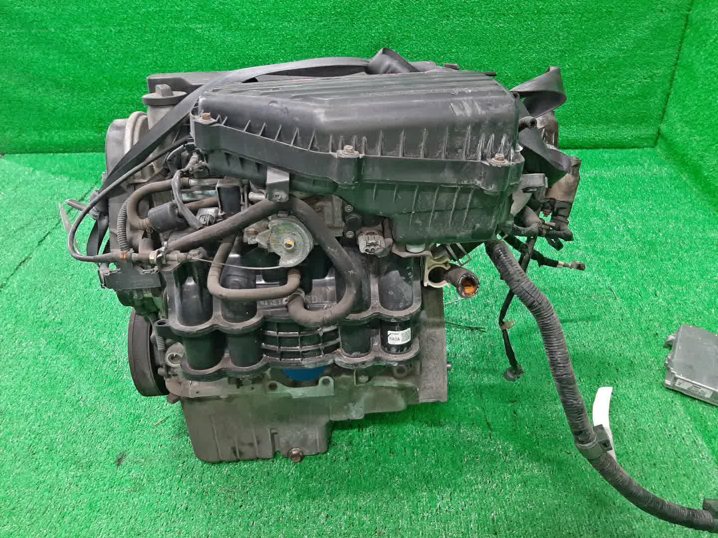 Двигатель HONDA CIVIC, STREAM, EDIX, CIVIC FERIO EU3, ES3, EU4, ET2, EN2, RN2, RN1, BE1, BE2 D17A 1309241 4 ракурс