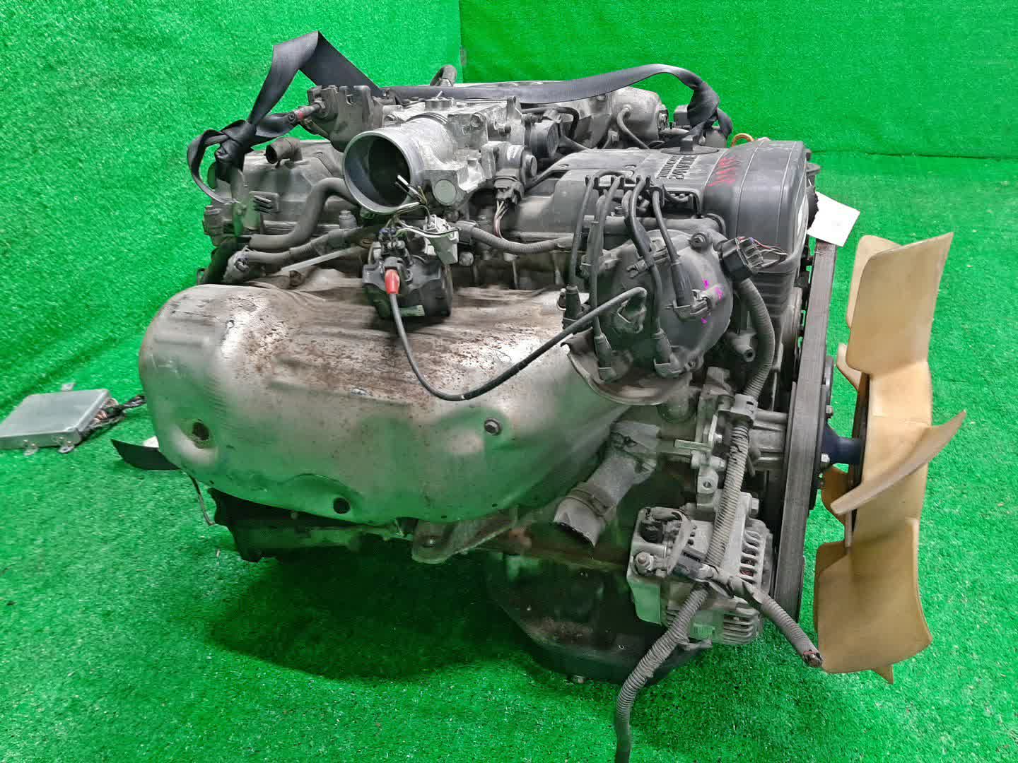 Двигатель TOYOTA CROWN, CROWN MAJESTA JZS155 2JZ-GE TPAM 3 ракурс
