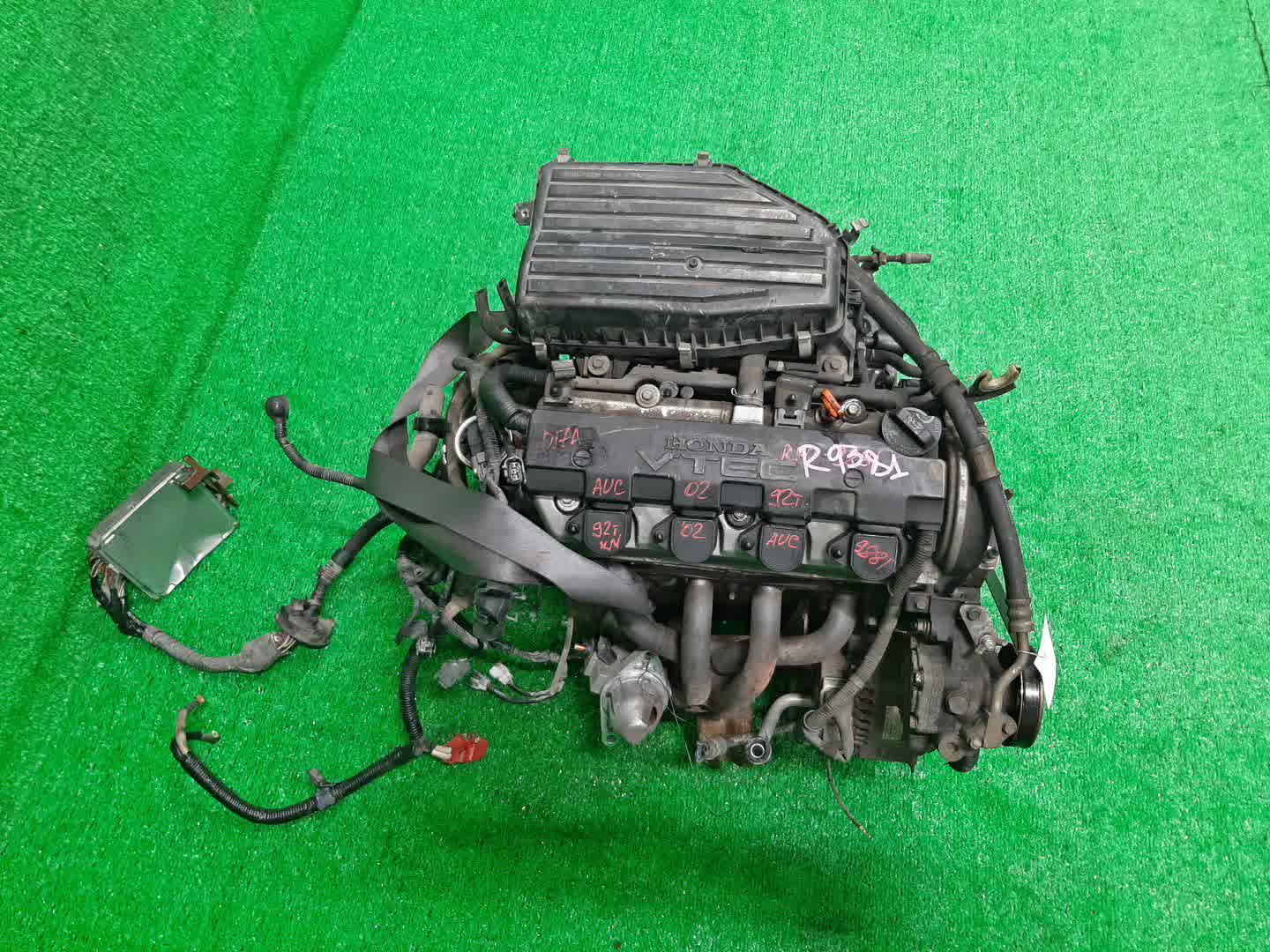 Двигатель HONDA CIVIC, STREAM, EDIX, CIVIC FERIO EU3, ES3, EU4, ET2, EN2, RN2, RN1, BE1, BE2 D17A 2122610 1 ракурс