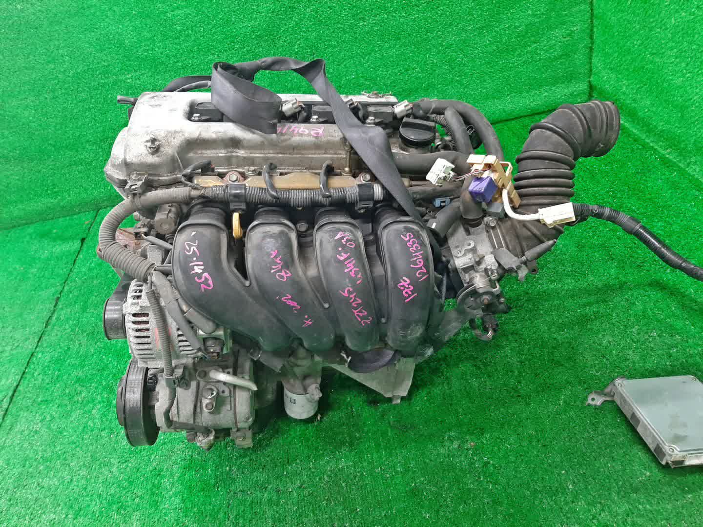 Двигатель TOYOTA COROLLA, PREMIO, COROLLA SPACIO, WISH, ALLION, COROLLA FIELDER, ALLEX, COROLLA RUNX, WILL VS ZZE124, ZZT245, ZZE124N, ZNE14G, ZZE124G, ZZE129 1ZZ-FE MEX 4 ракурс