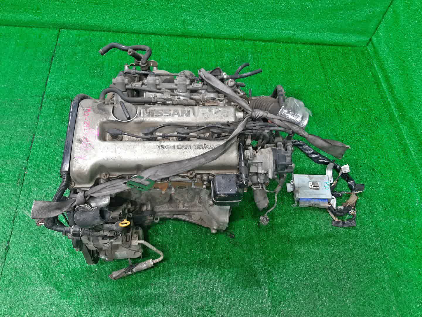 Двигатель NISSAN AVENIR, BLUEBIRD, PRIMERA, WINGROAD, PRESEA W10, EU13, P10, WHY10, PR10 SR18DE 480114A 1 ракурс Двигатель NISSAN AVENIR, BLUEBIRD, PRIMERA, WINGROAD, PRESEA W10, EU13, P10, WHY10, PR10 SR18DE 480114A 1 ракурс