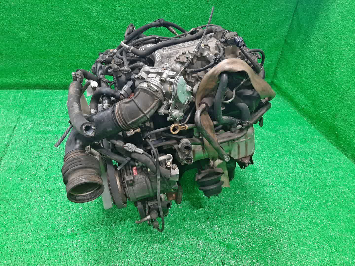 Двигатель NISSAN ELGRAND ALE50 VG33E 321666 4 ракурс