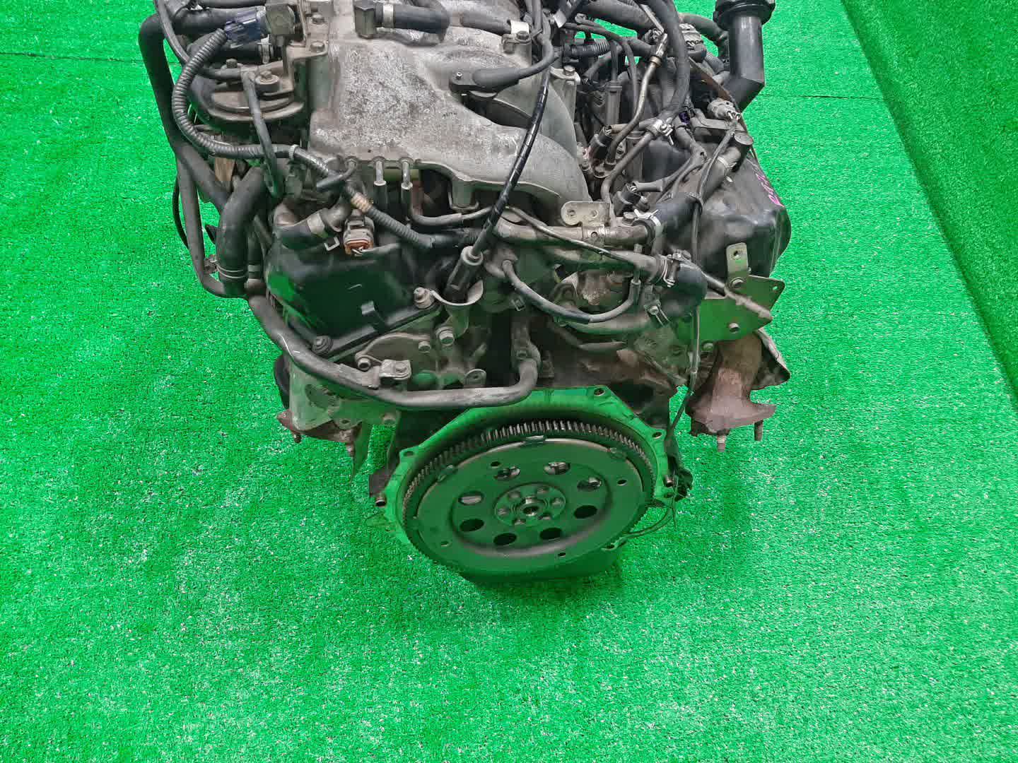 Двигатель NISSAN ELGRAND ALE50 VG33E 321666 5 ракурс