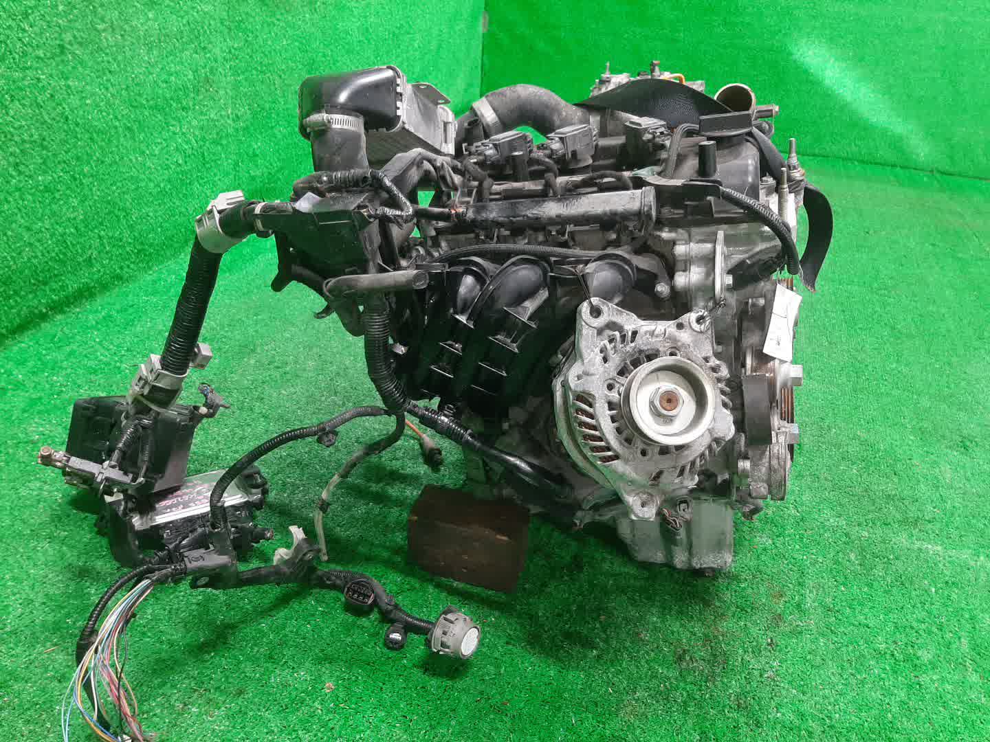 Двигатель SUZUKI WAGON R MH55S R06AT TURBO 3 ракурс