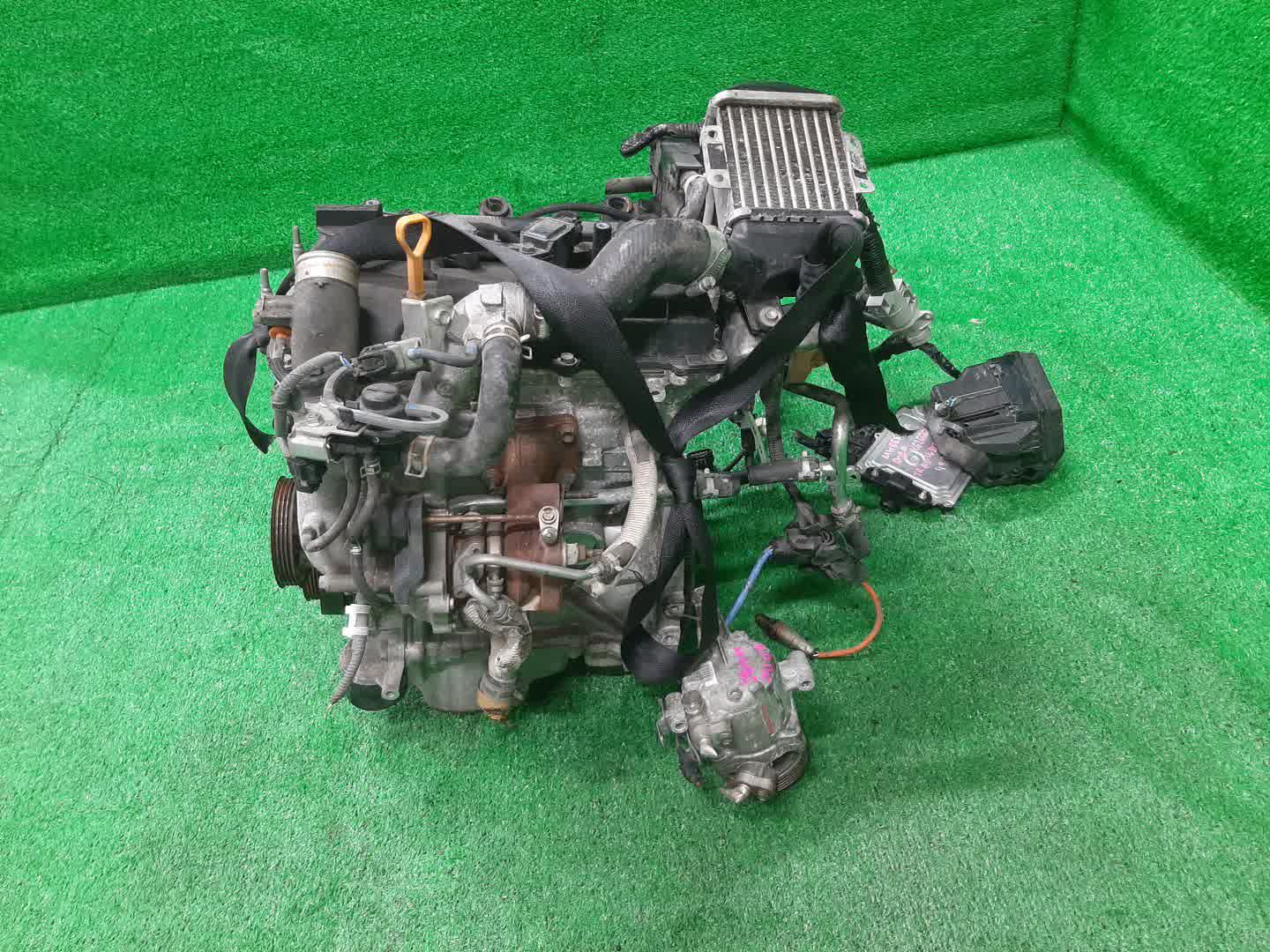 Двигатель SUZUKI WAGON R MH55S R06AT TURBO 4 ракурс