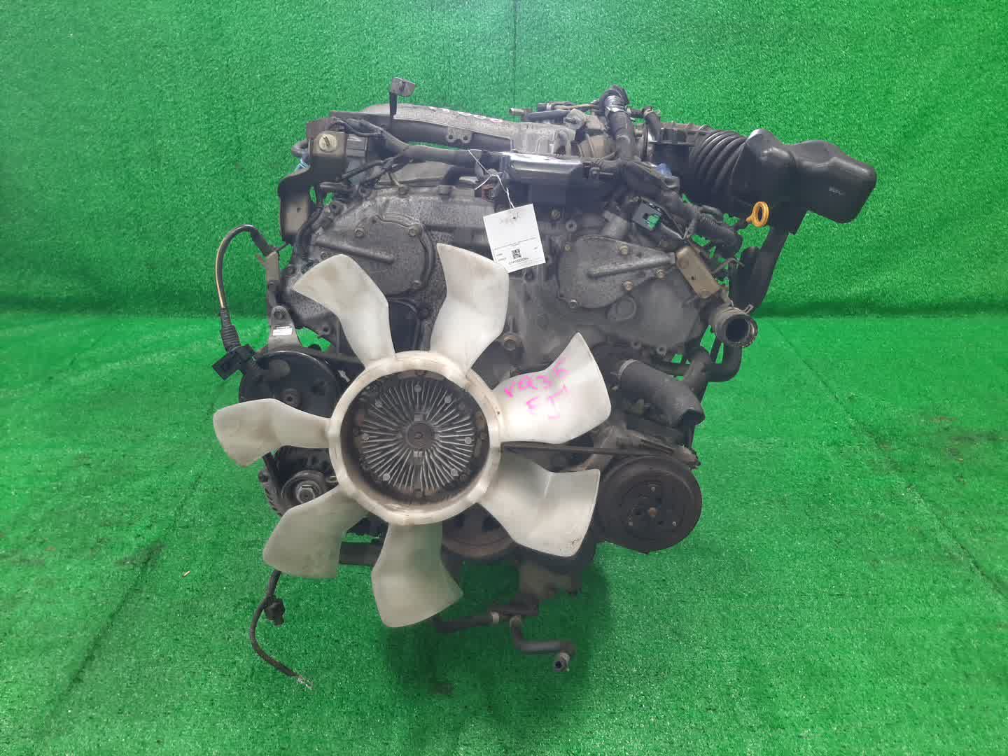 Двигатель NISSAN ELGRAND E51 VQ35DE SET 2 ракурс