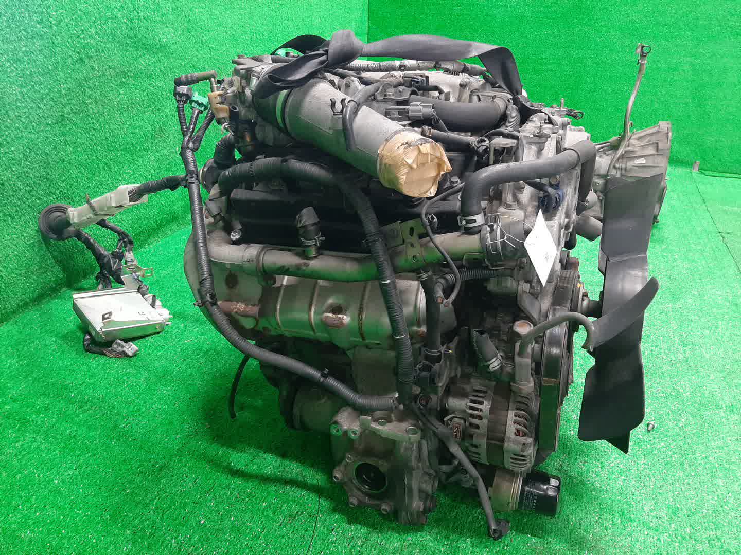 Двигатель NISSAN STAGEA NM35 VQ25DET 146182A 3 ракурс